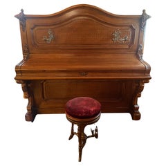 Piano Sponnagel um 1900 mit seinem Sitz