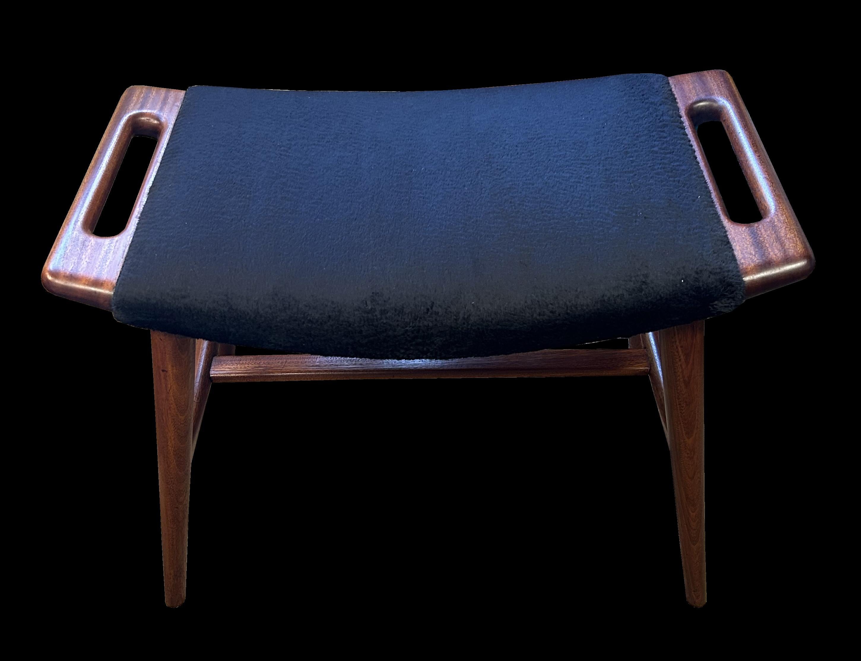 Klavierhocker Modell AP 30 von Hans J Wegner für A.P.Stolen (Skandinavische Moderne) im Angebot
