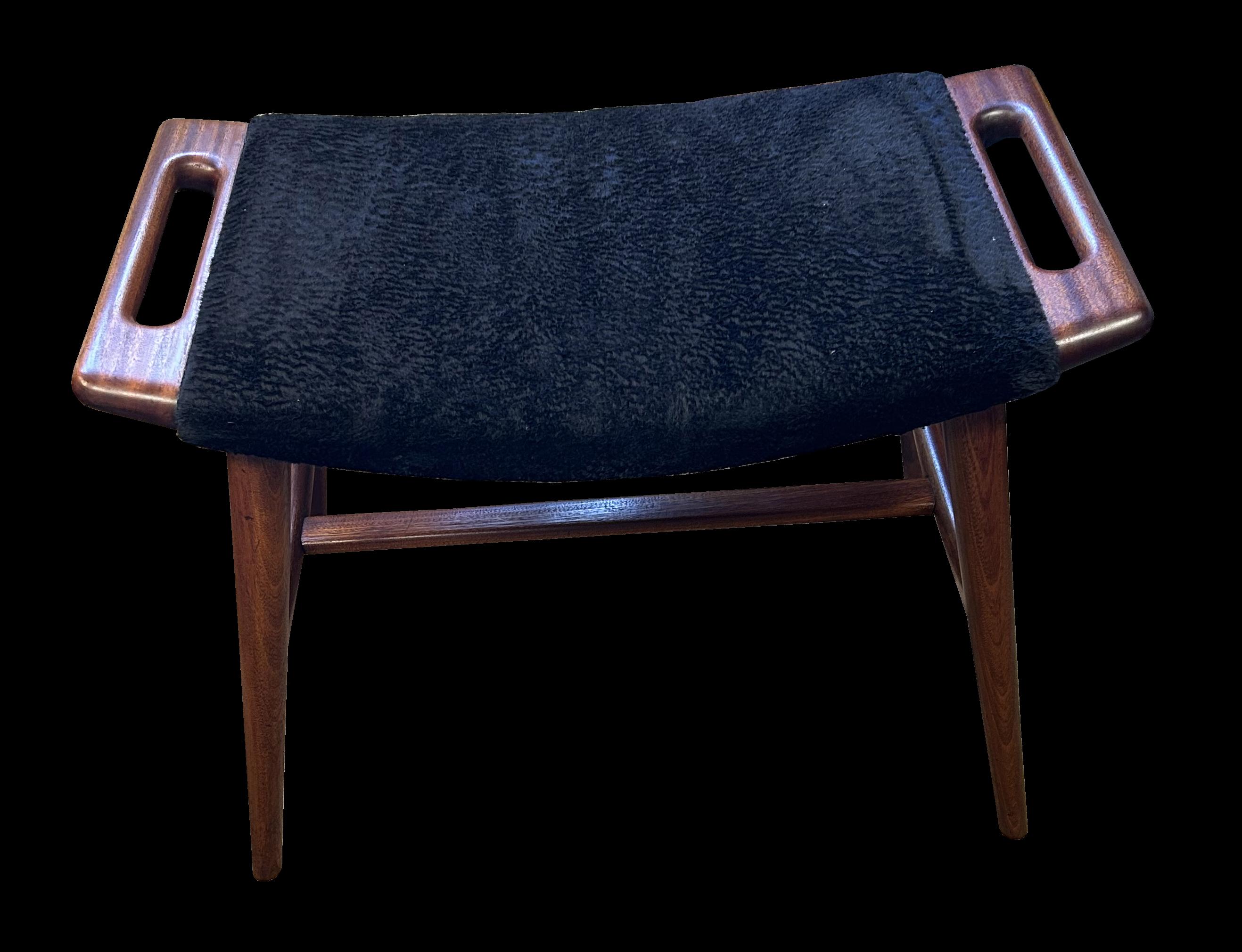 Klavierhocker Modell AP 30 von Hans J Wegner für A.P.Stolen (20. Jahrhundert) im Angebot