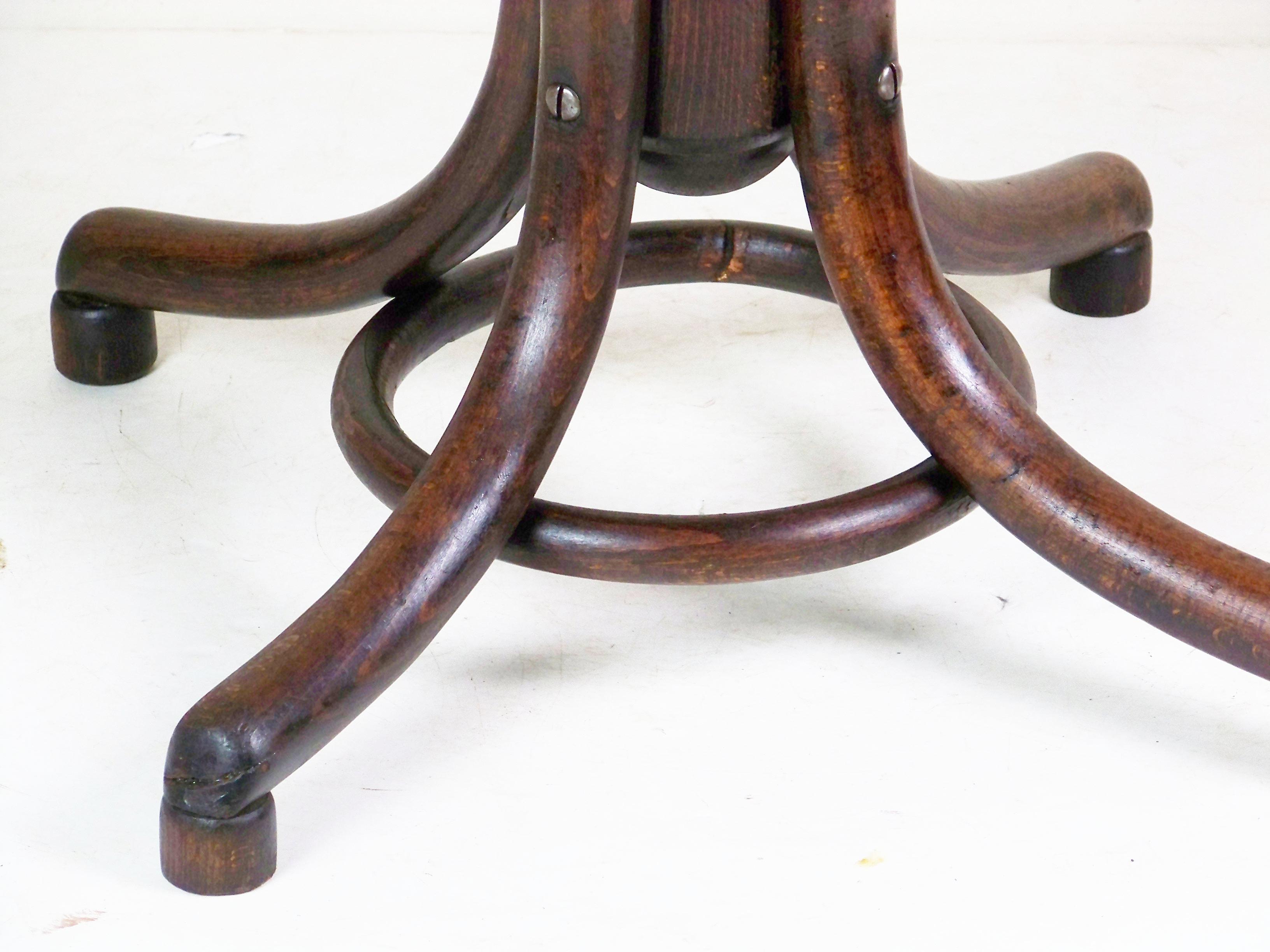 Piano Stool Thonet In Good Condition In Praha, CZ