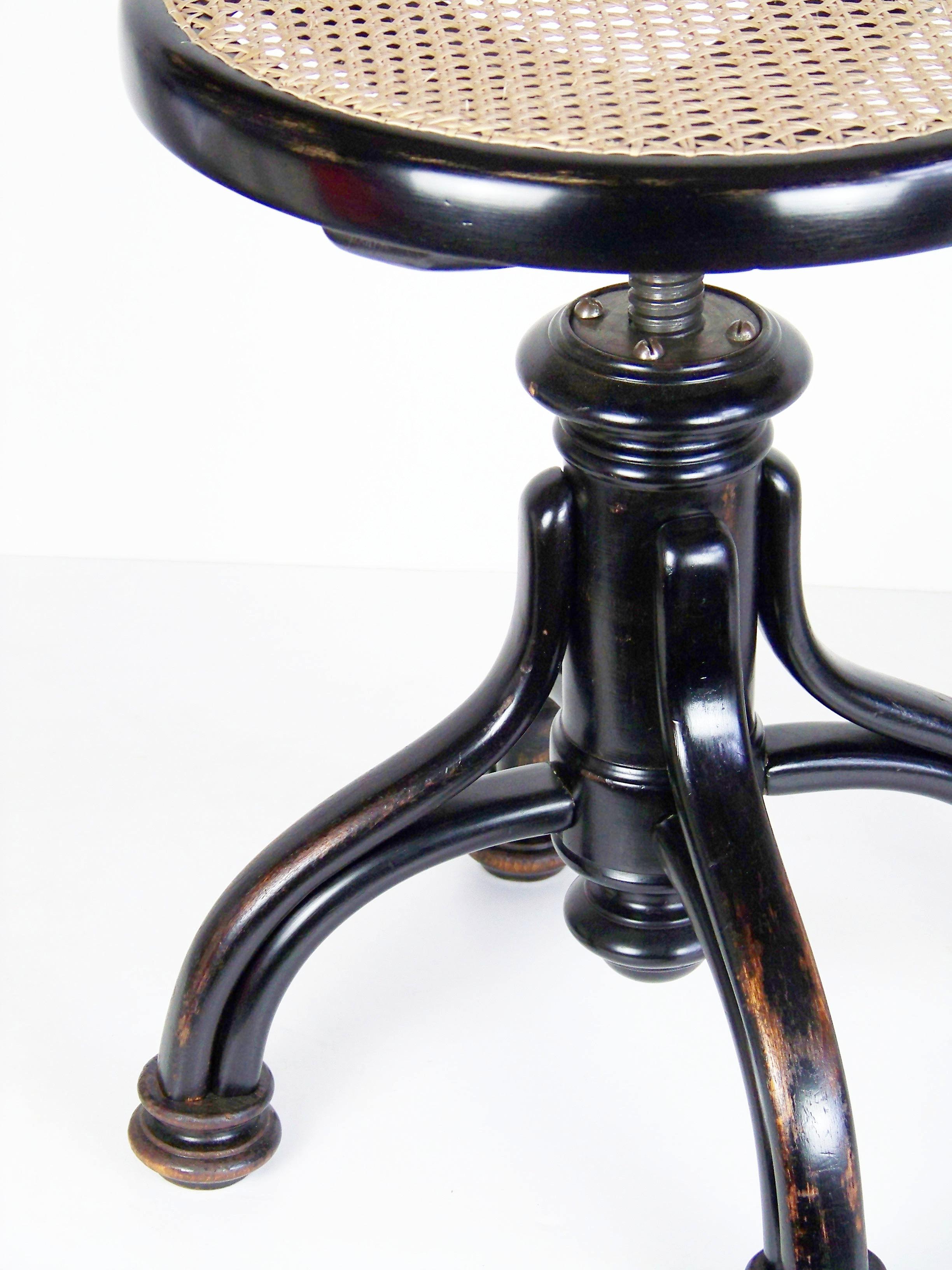 Art Nouveau Piano Stool Thonet Nr.2, from 1895