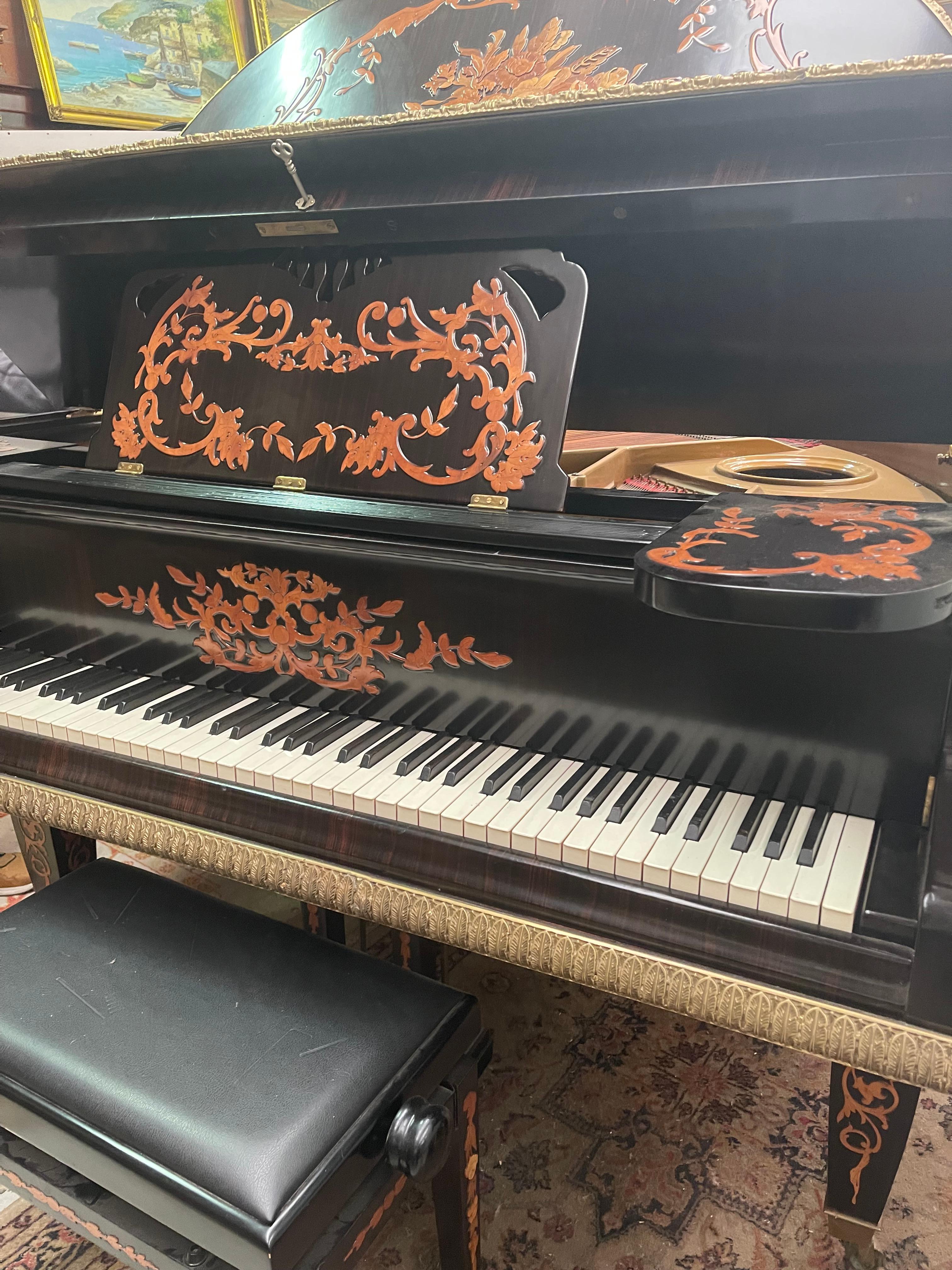 Wood Pianoforte tedesco con preziosi legni di frutta e intagli 1930 For Sale