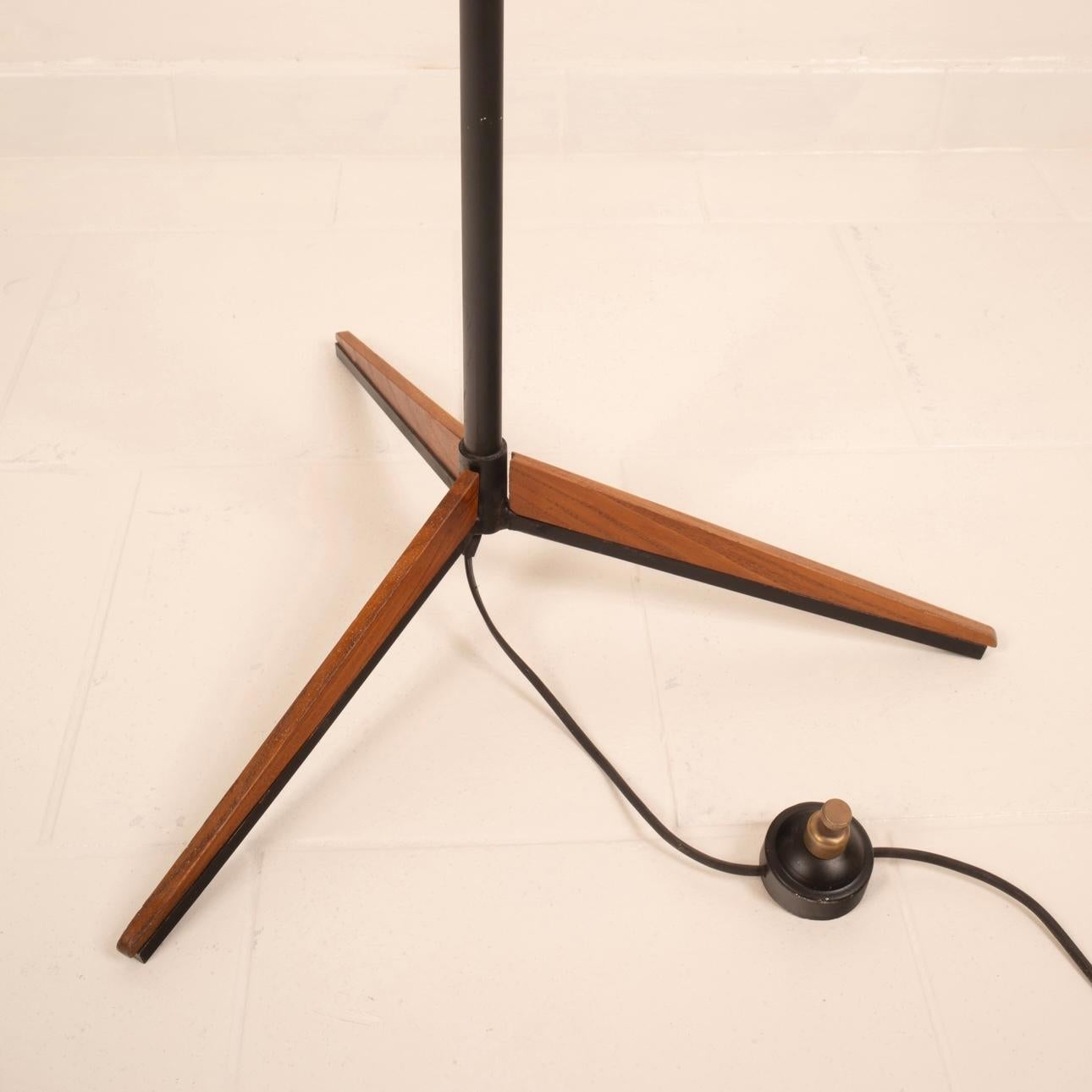 Mid Century Stehleuchte von Stilnovo, 1950er Jahre im Angebot 5