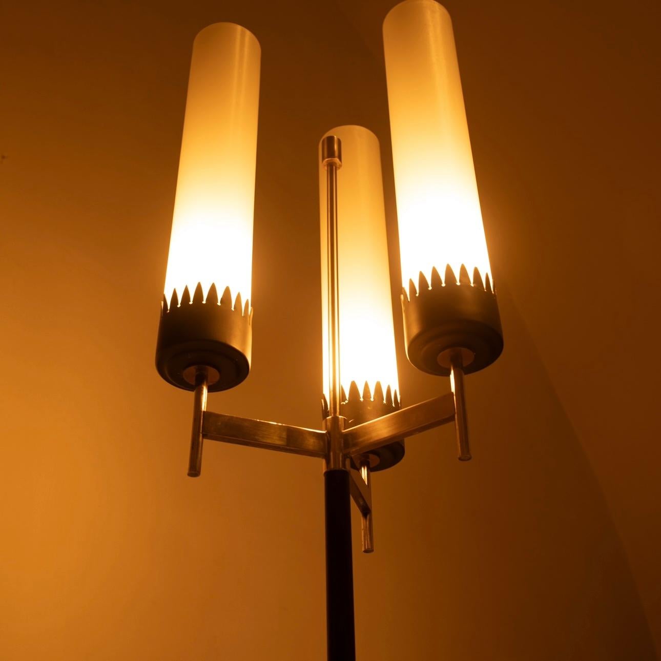 Mid Century Stehleuchte von Stilnovo, 1950er Jahre im Angebot 9