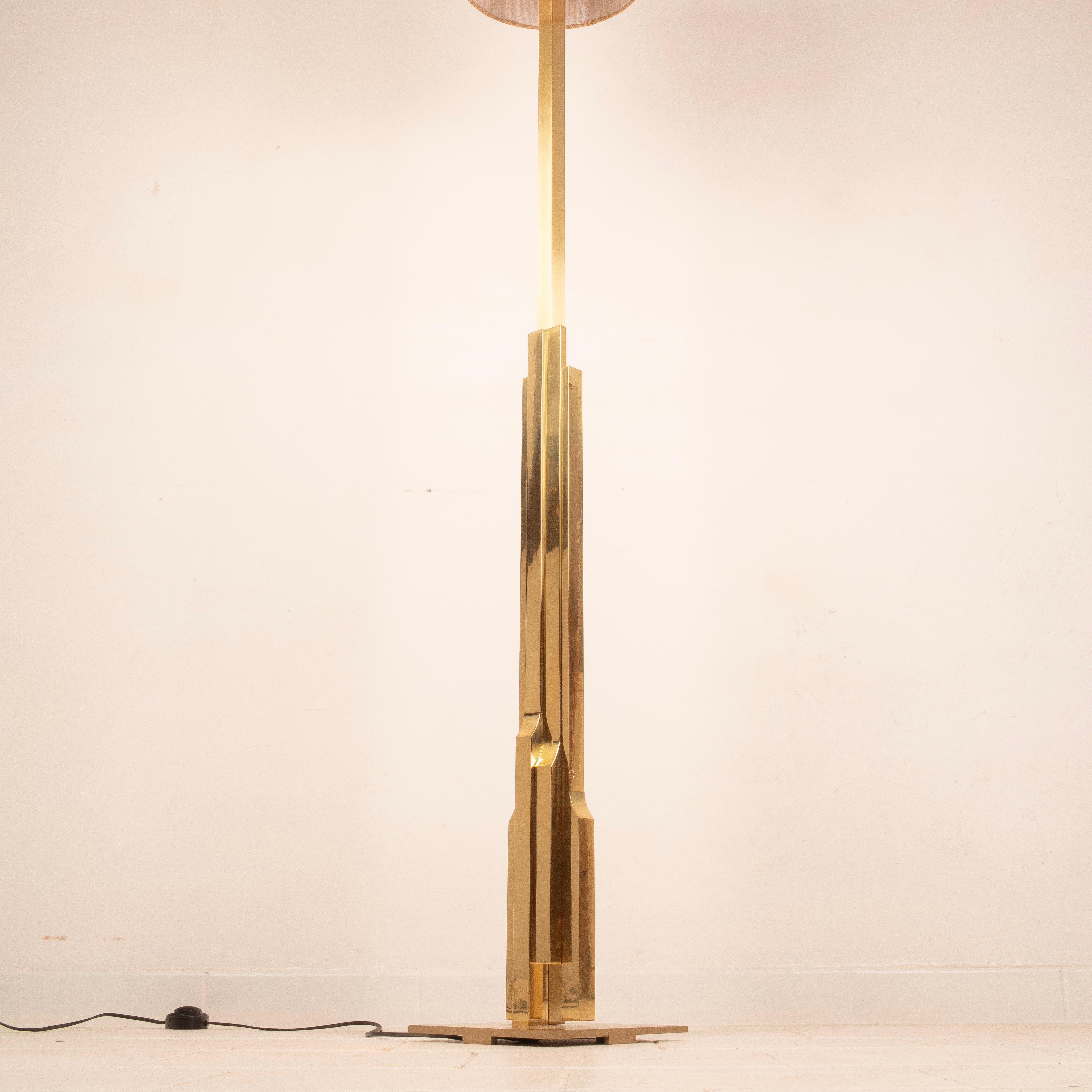 Rare Sculptural Gaetano Brass Floor Lamp by Luciano Frigerio, Italy 1960 in vendita 10