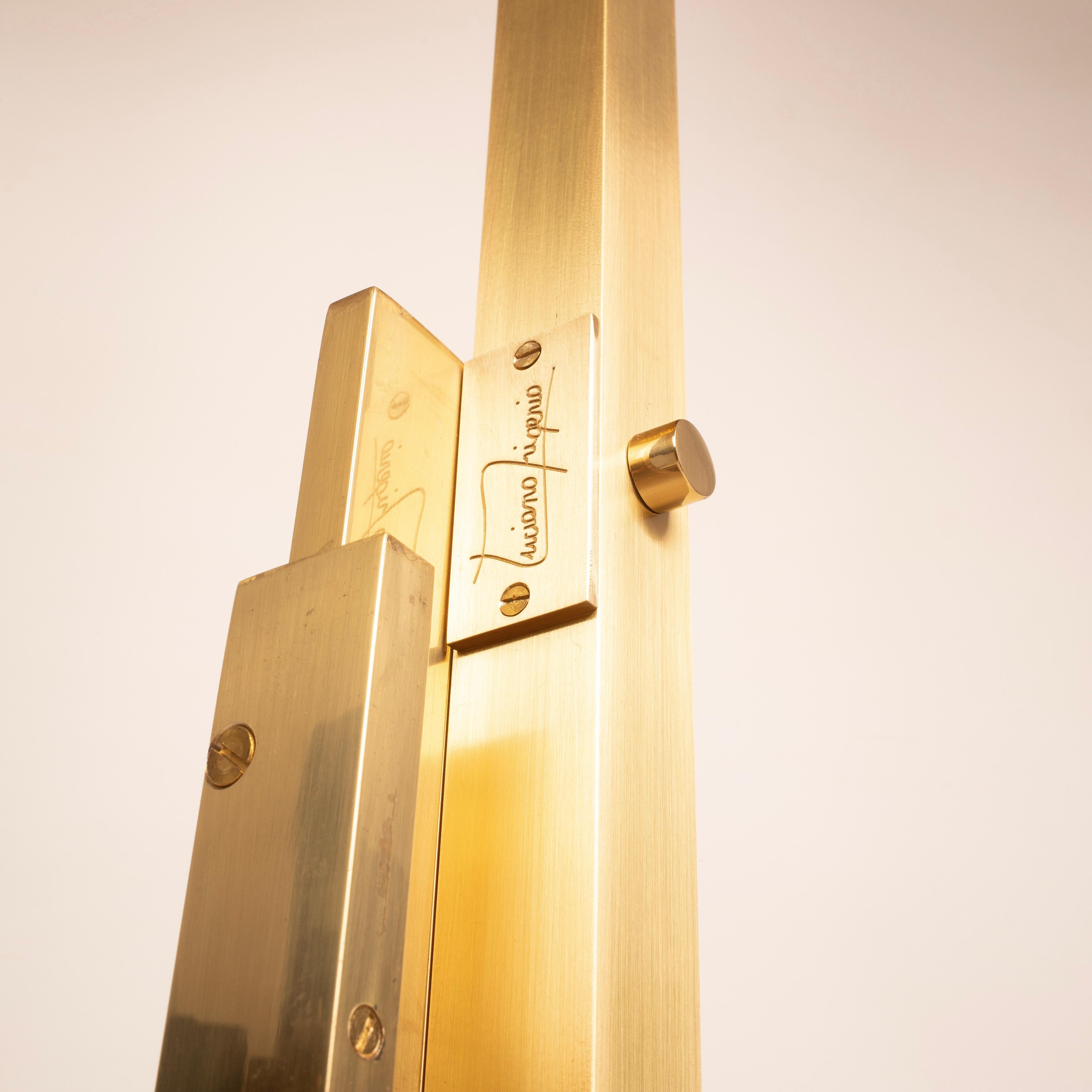 Italian Rare Sculptural Gaetano Brass Floor Lamp by Luciano Frigerio, Italy 1960 in vendita