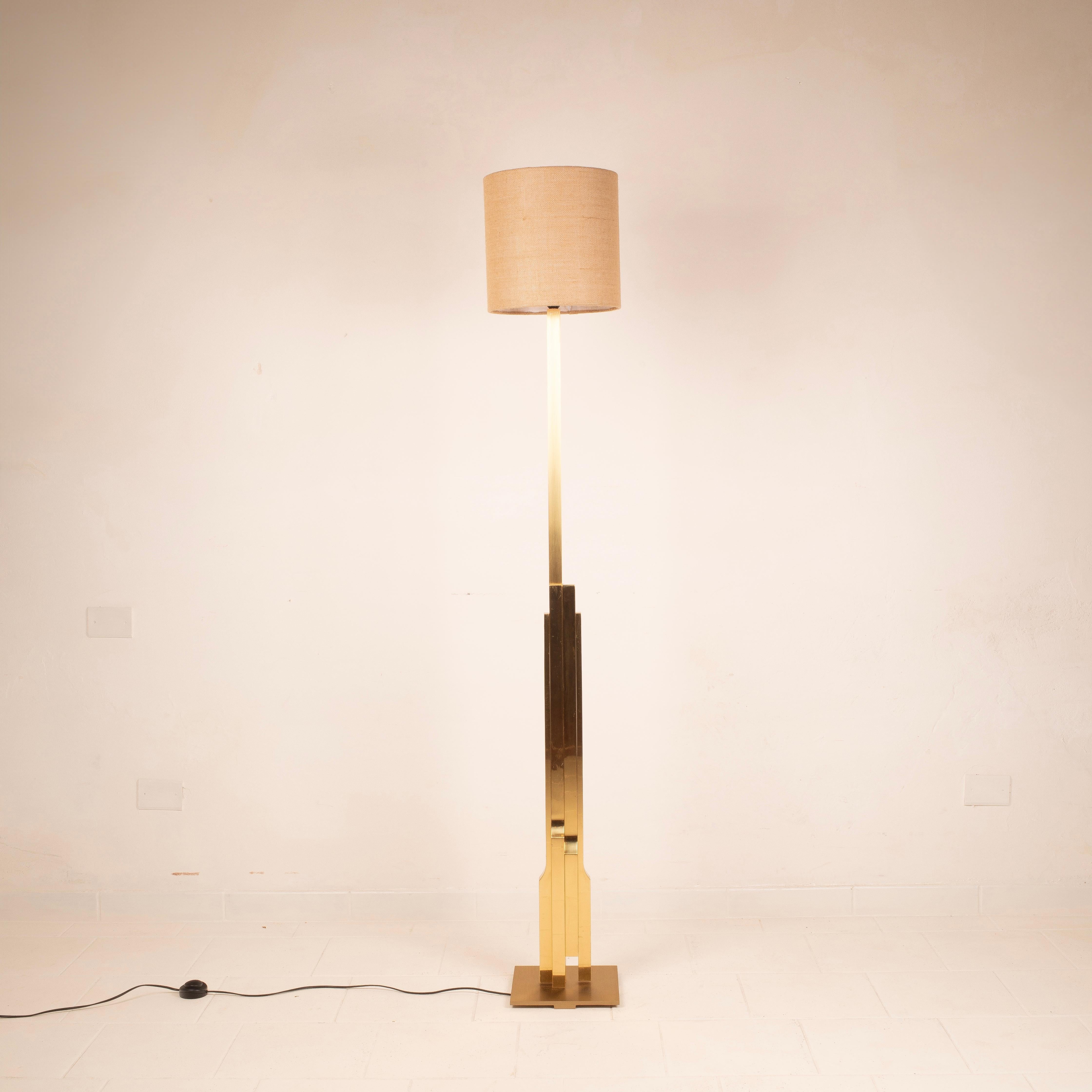 Rare Sculptural Gaetano Brass Floor Lamp by Luciano Frigerio, Italy 1960 in vendita 2