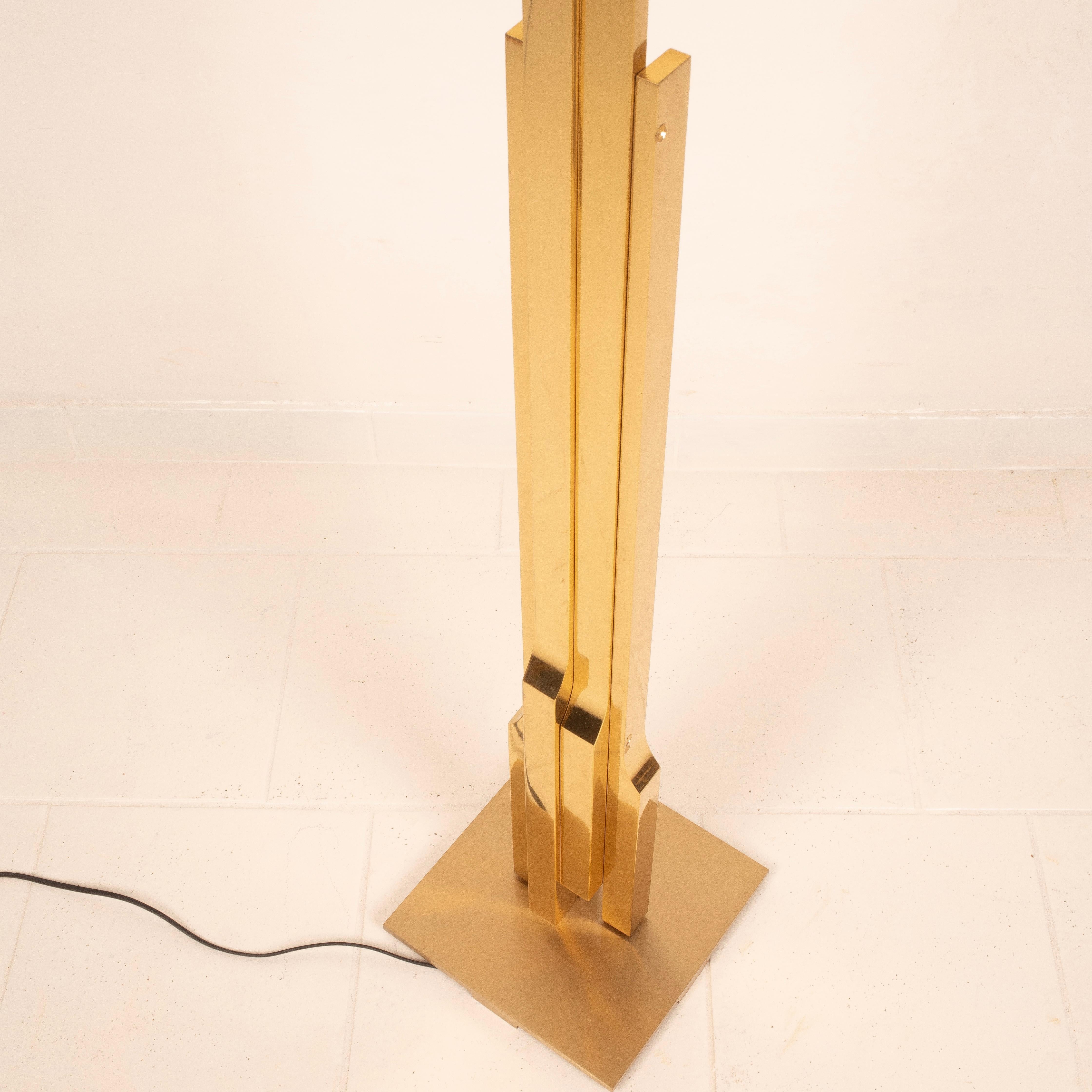 Rare Sculptural Gaetano Brass Floor Lamp by Luciano Frigerio, Italy 1960 in vendita 5
