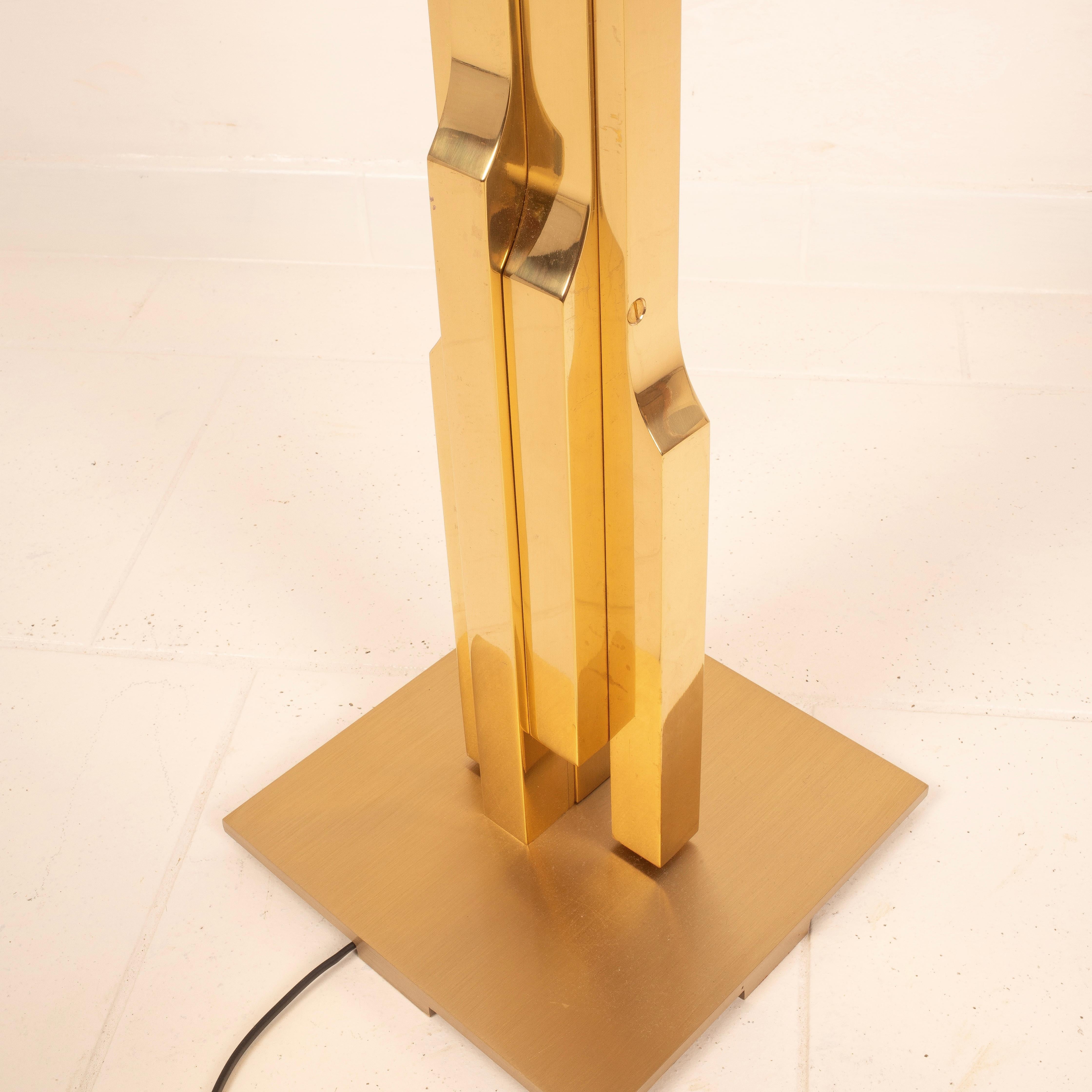 Rare Sculptural Gaetano Brass Floor Lamp by Luciano Frigerio, Italy 1960 in vendita 6