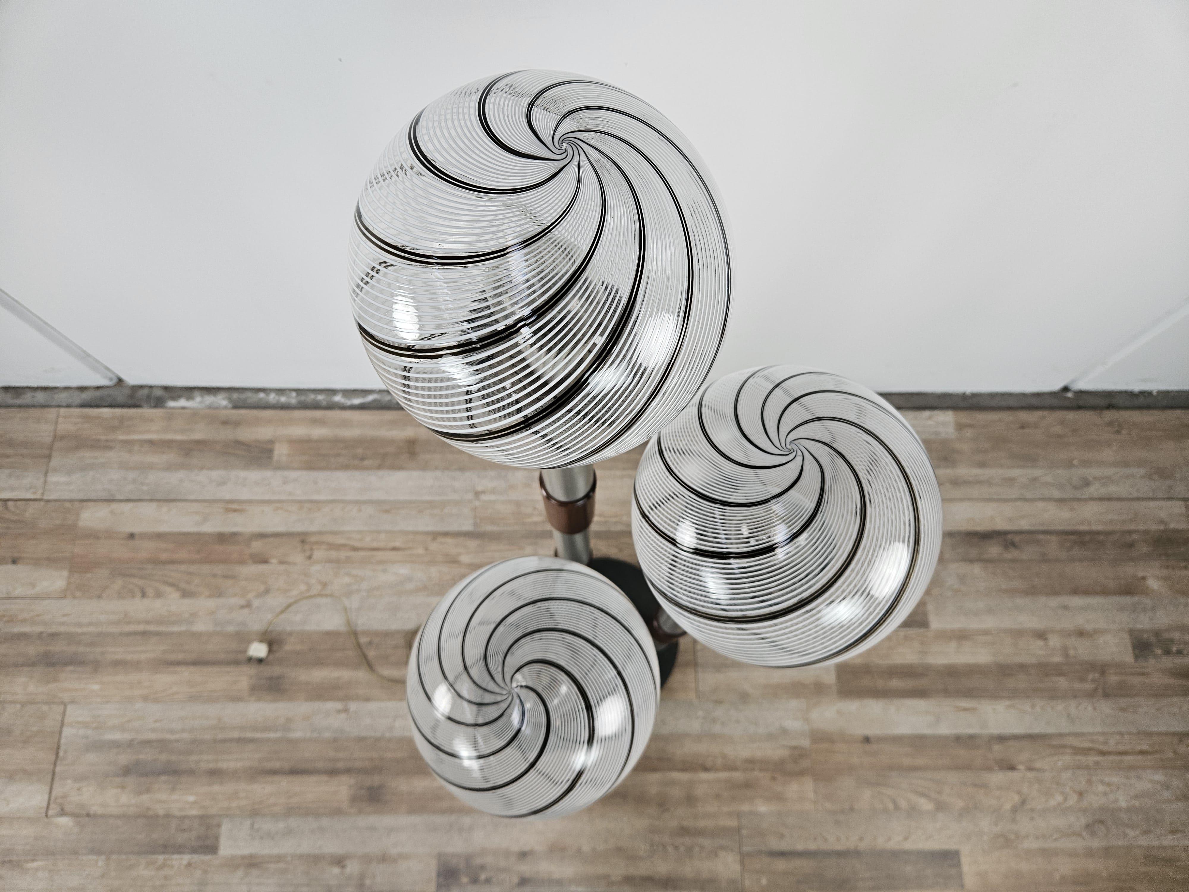 Swirl Murano glass floor lamp with three light points Mid Century 1970s For Sale 1