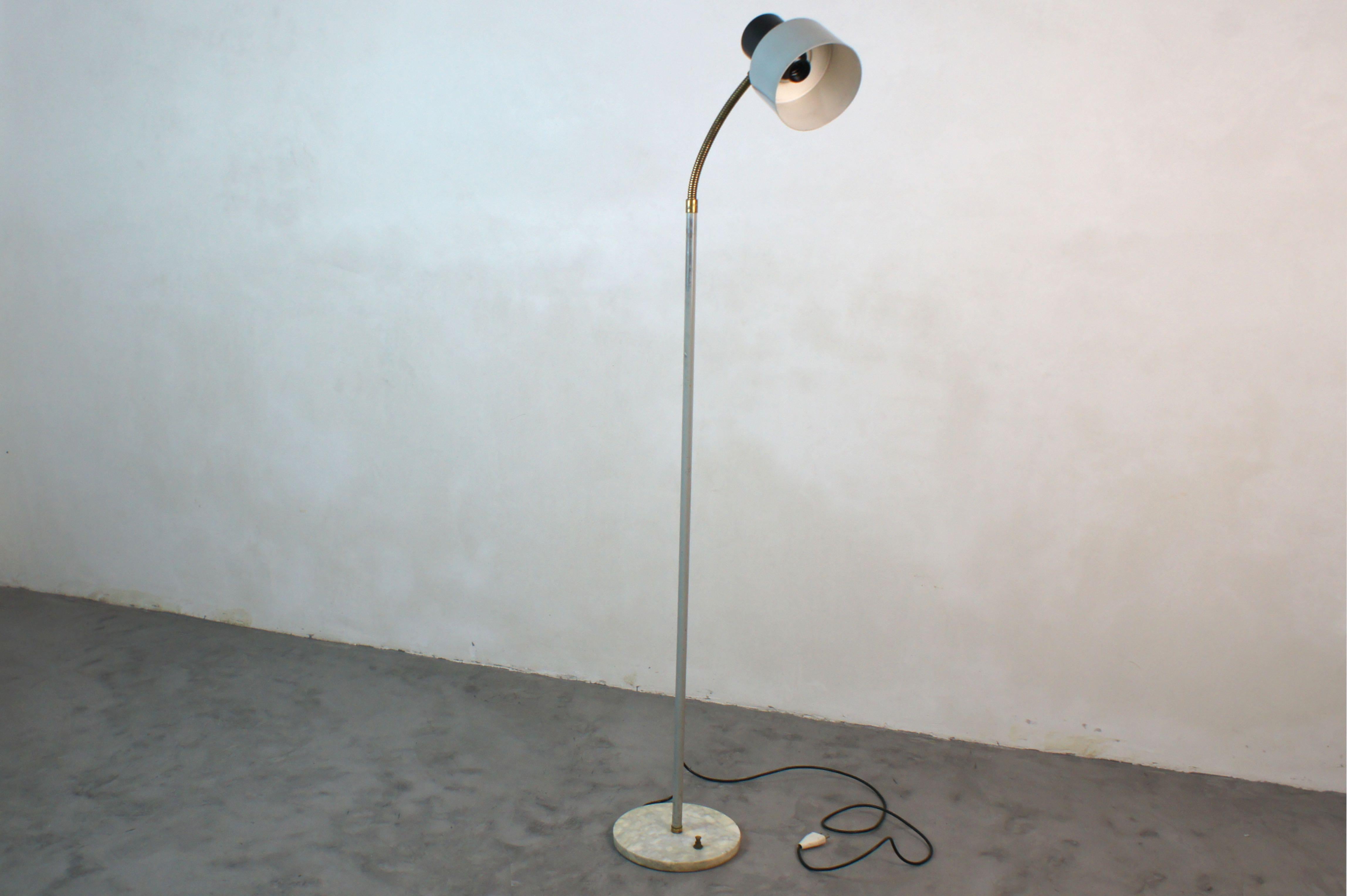 Lacquered 1960s Italian floor lamp. marble lacquered metal and brass details  For Sale