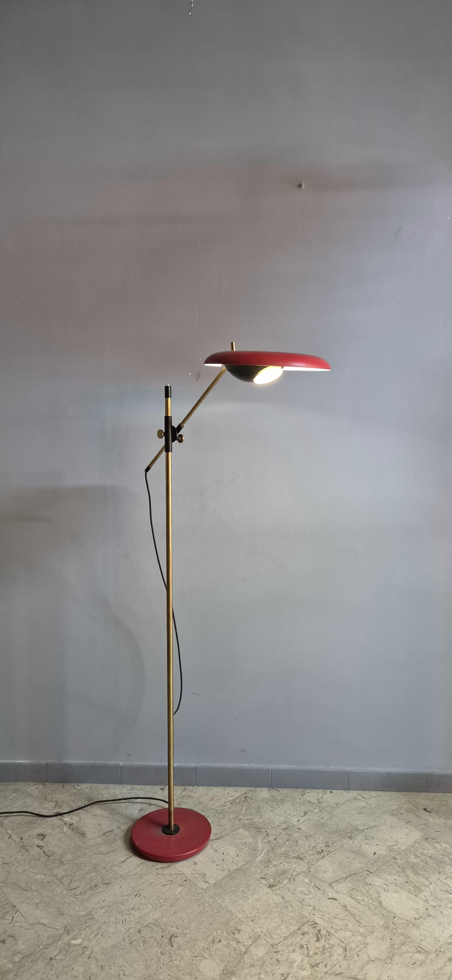 Lámpara de pie Oscar Torlasco para Lumi Milano años 50 Metal