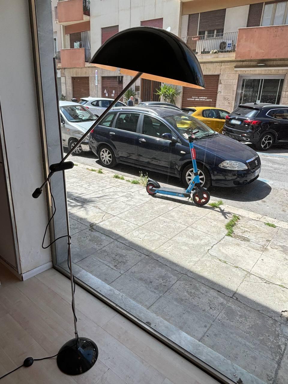 Acier Design vintage  Rene Mathieu lampadaire réglable avec contrepoids en vente