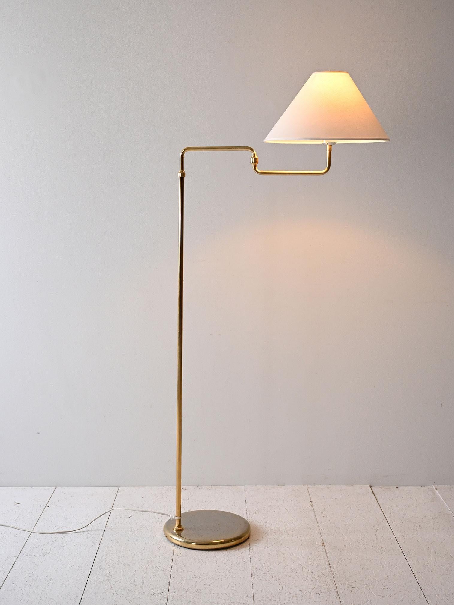 Scandinavo moderno Piantana scandinava vintage anni 50 in ottone in vendita