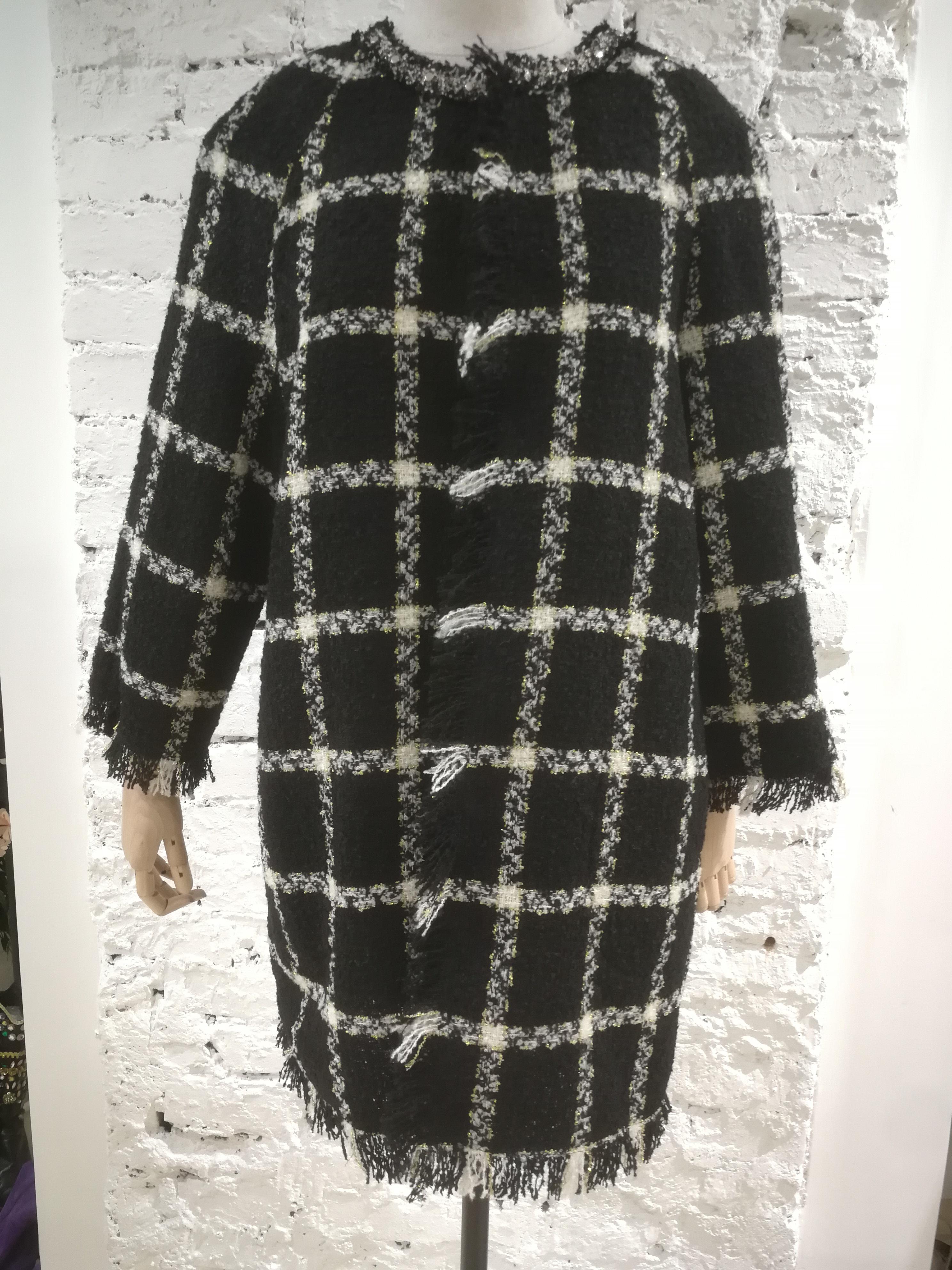 Pianura Studio Schwarzer & weißer Tweed-Mantel 
vollständig in Italien hergestellt in Größe 42
zusammensetzung: Polyestere