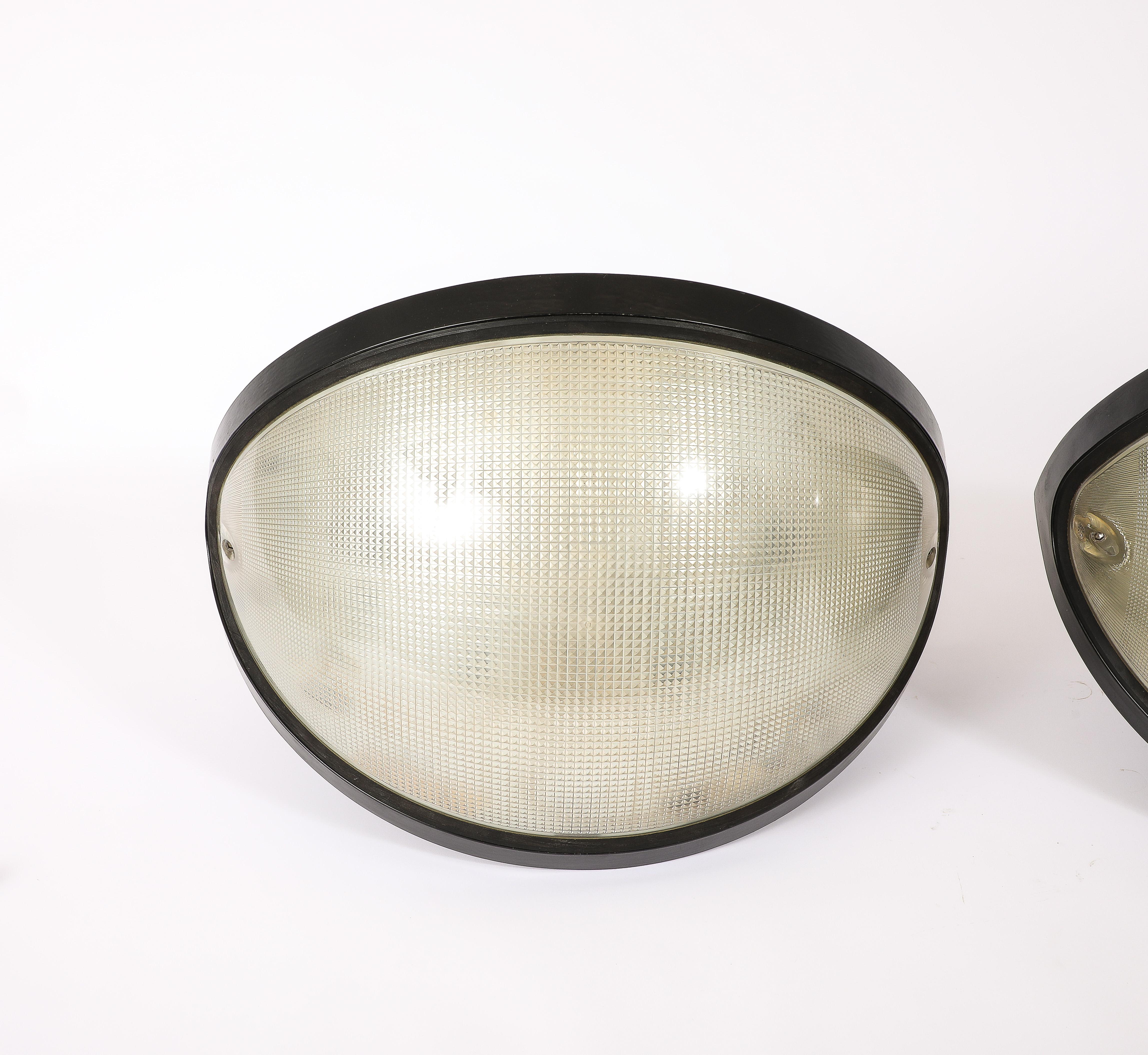 Pair of Industrial 'Totum' Lights for Zerbetto, Italy, 1970's For Sale 5