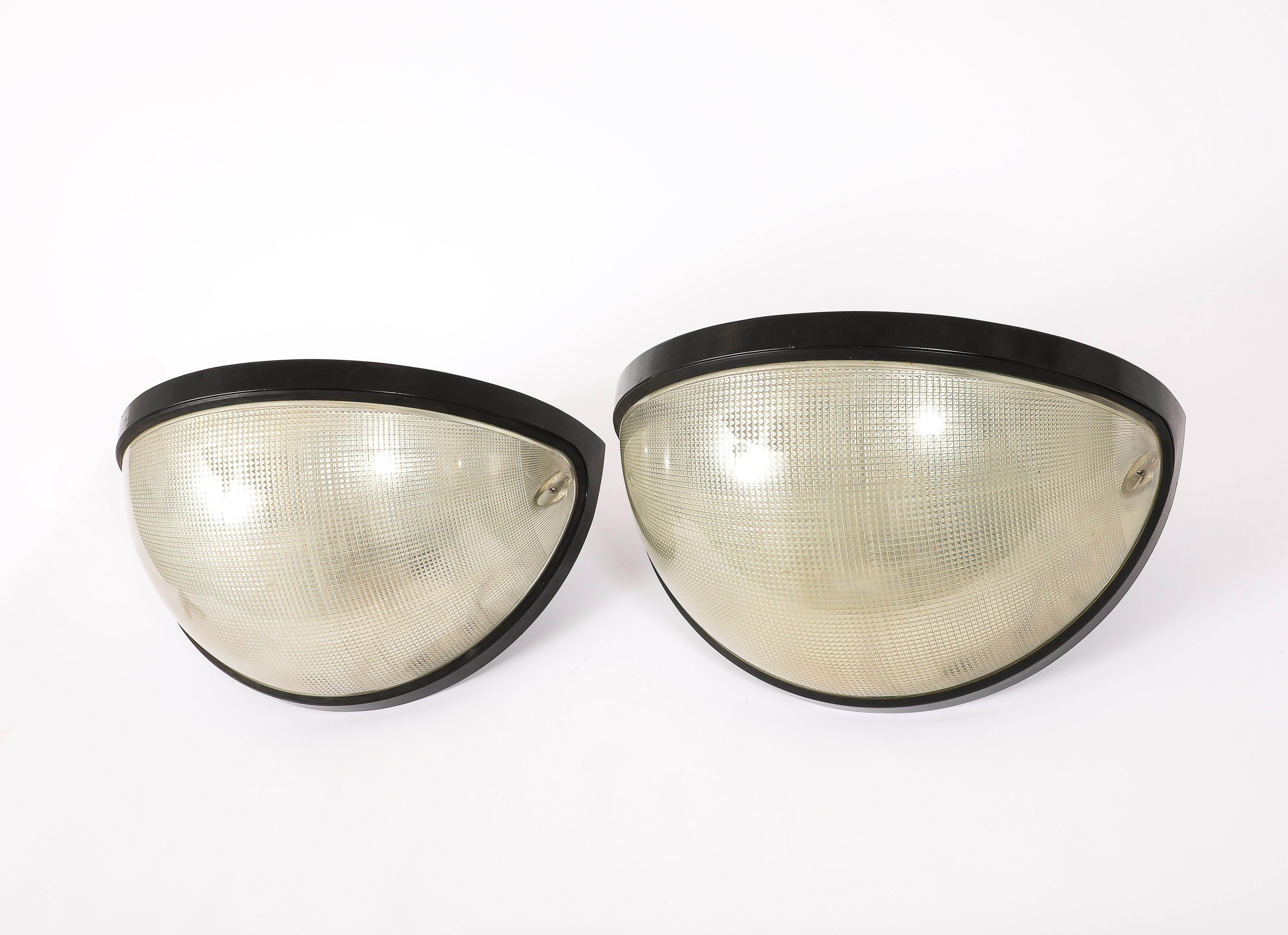 Pair of Industrial 'Totum' Lights for Zerbetto, Italy, 1970's For Sale 7