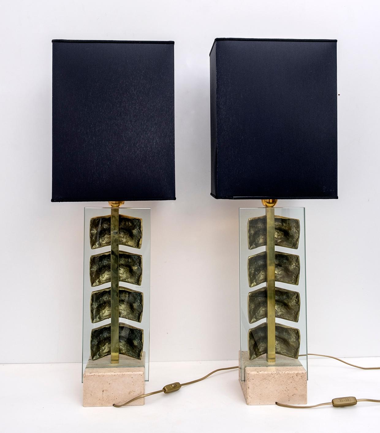 20th Century Pair of Modernist Italian Casting Brass Lips Table Lamps For Sale