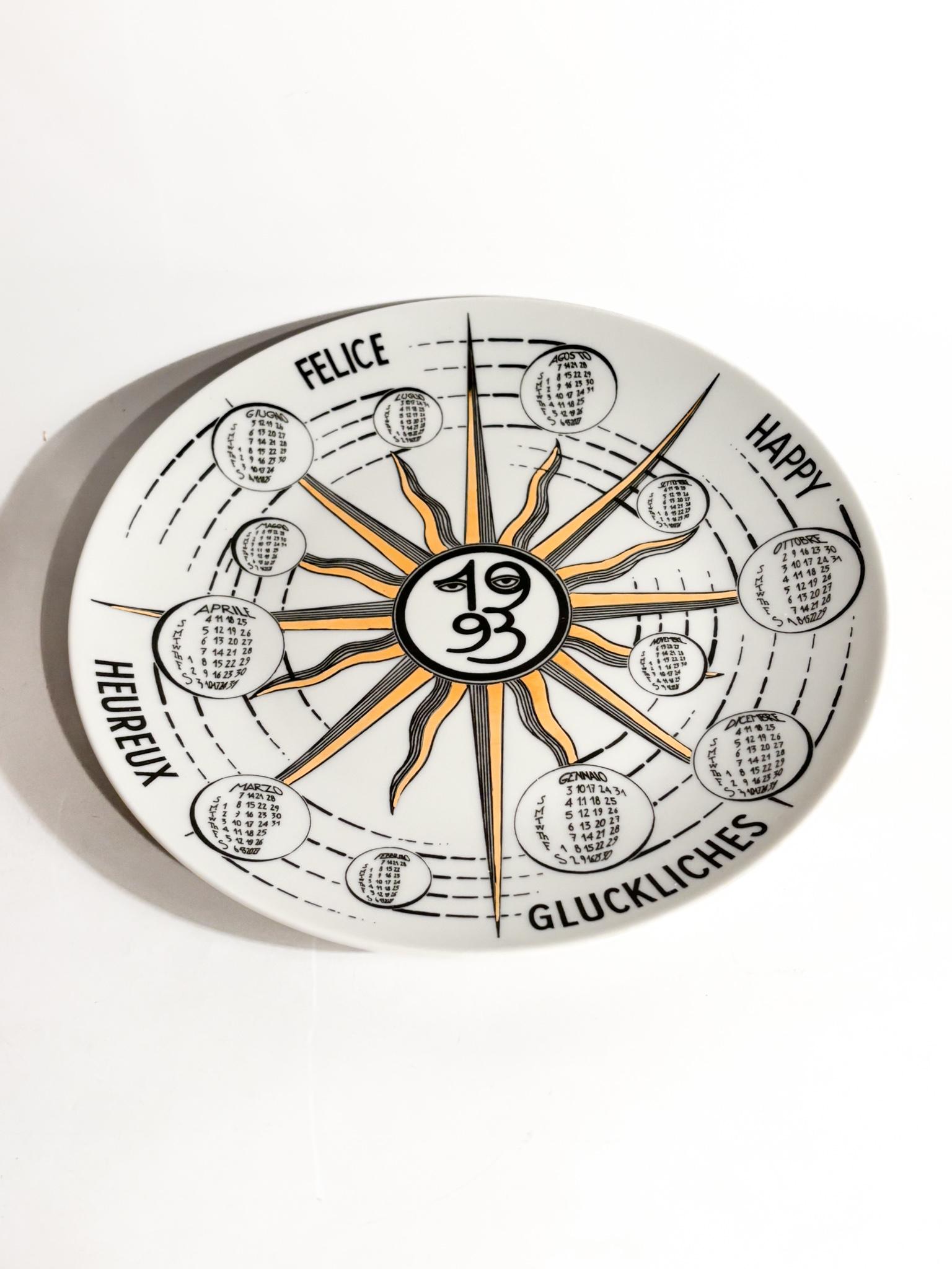 Piatto Calendario in Ceramica di Fornasetti Anni 1993 en Bueno estado para la venta en Milano, MI