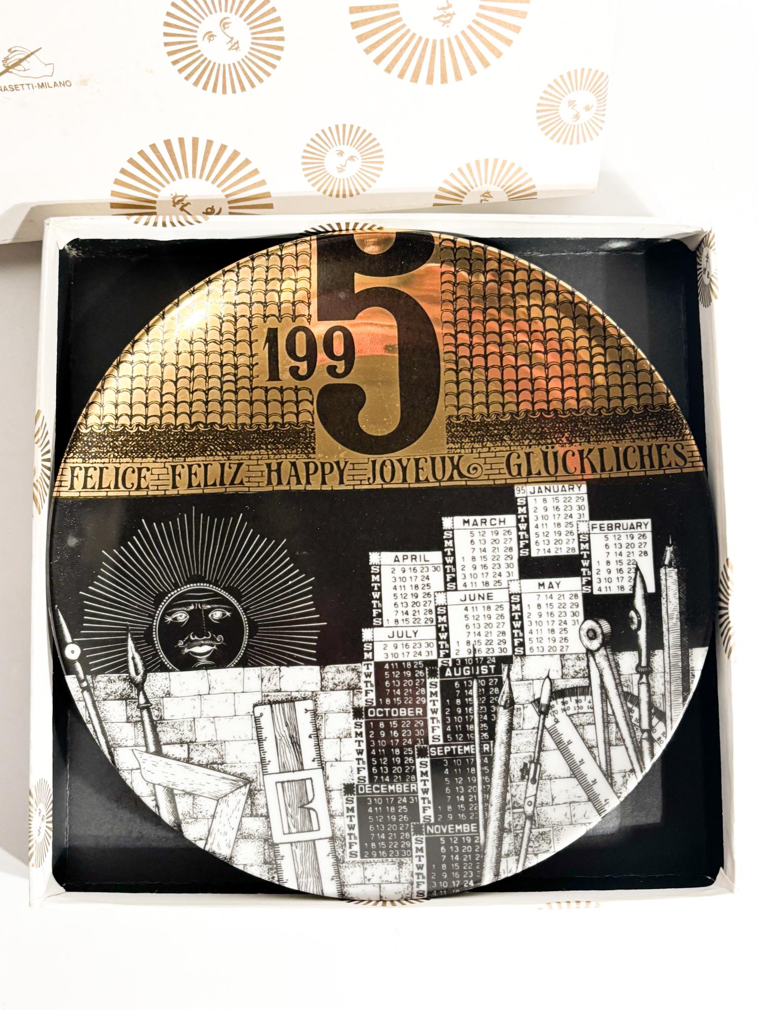 Mid-Century Modern Piatto Calendario in Ceramica di Fornasetti Anni 1995 For Sale
