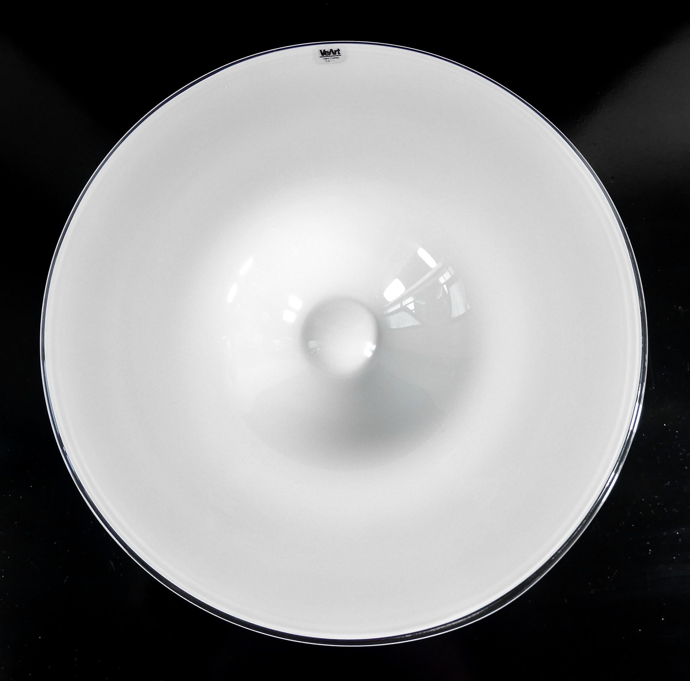 Piatto centrotavola design VEART, in vetro soffiato. Murano (Late 20th Century) im Angebot