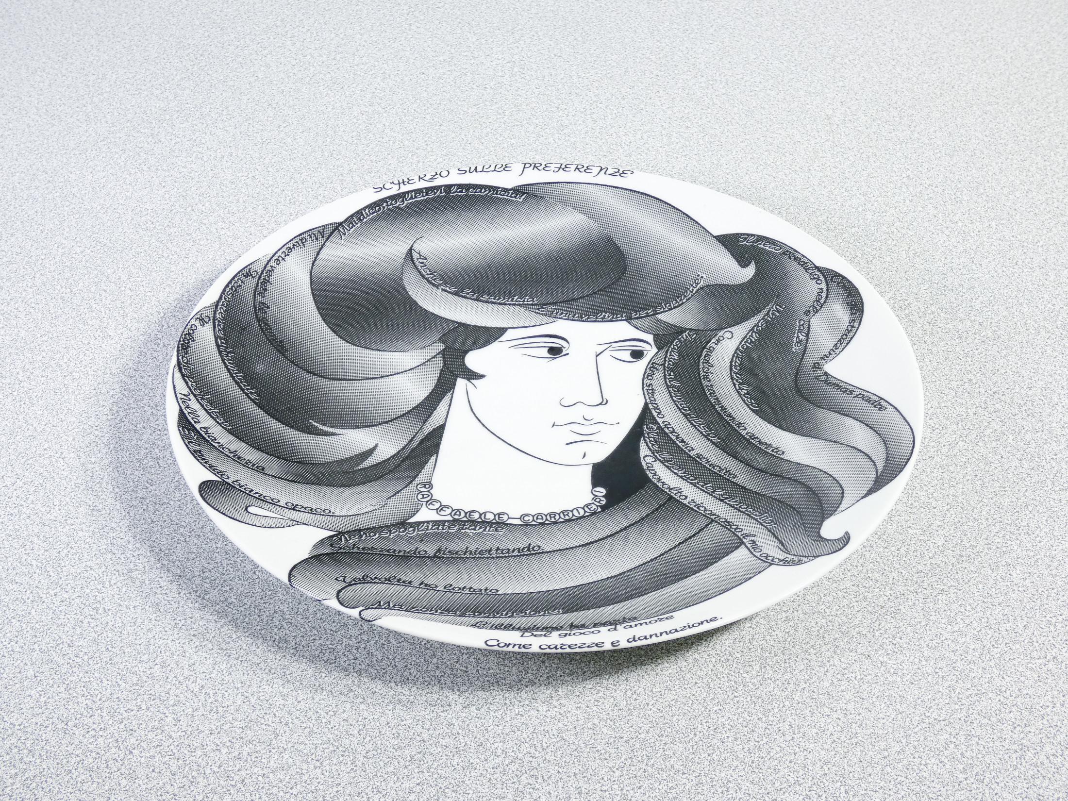 Piatto da collezione, Design FORNASETTI Scherzo sulle Preferenze di R. CARRIERI (Italian) im Angebot