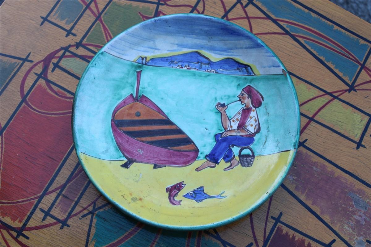 Piatto decorativo C.A.S. Vietri 1950 con decori di barca e pescatori Ischia 