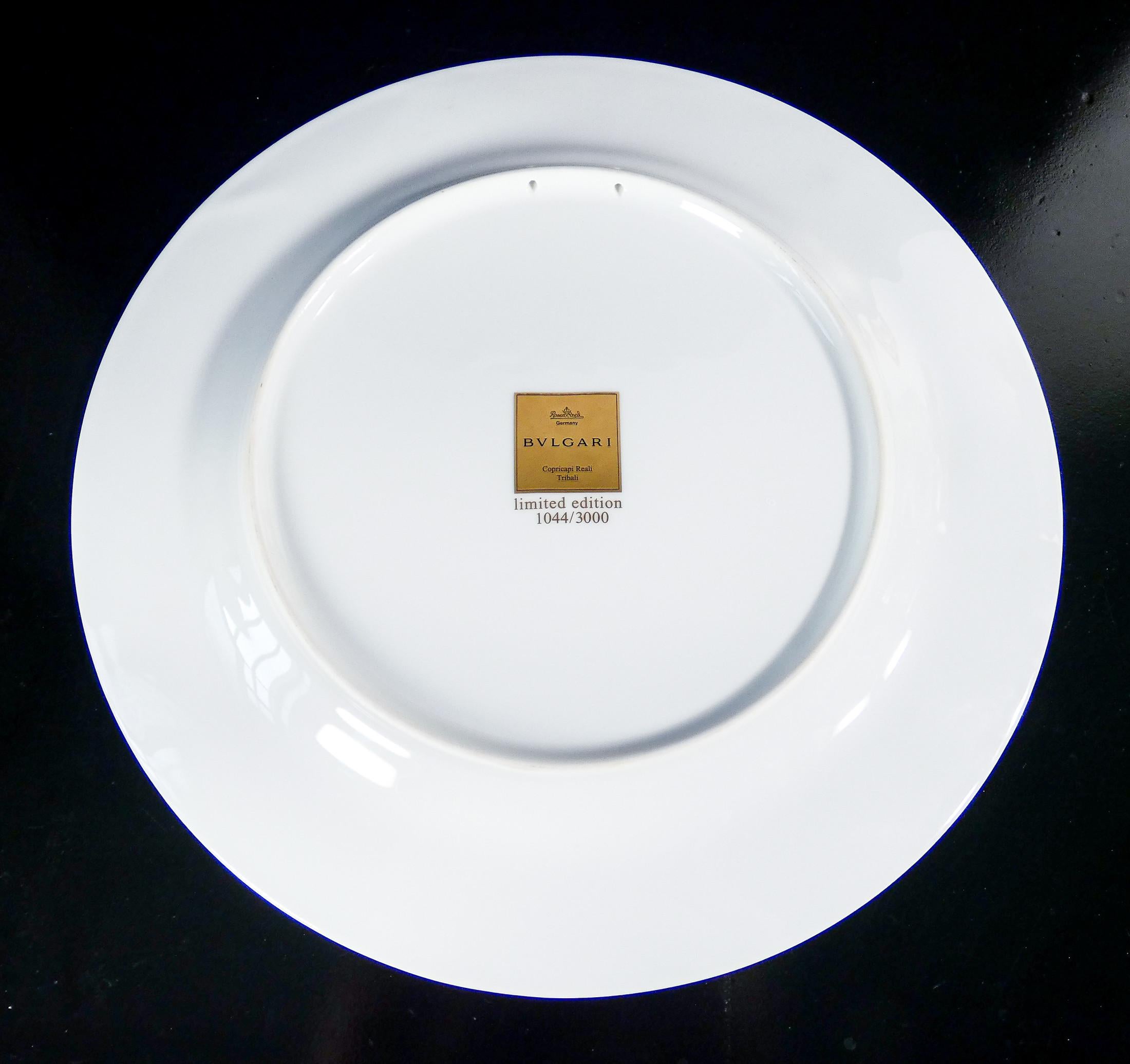 Porcellana Piatto decorativo, Copricapi Reali Tribali, design ROSENTHAL per BULGARI in vendita