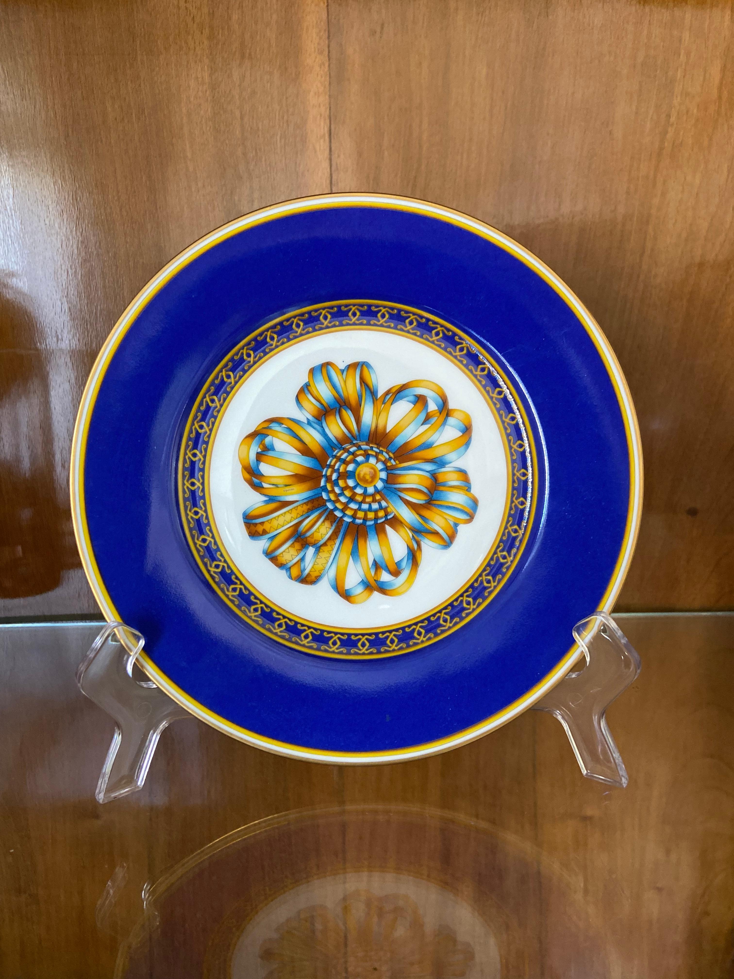 Français Piatto di Hermès in porcellana 