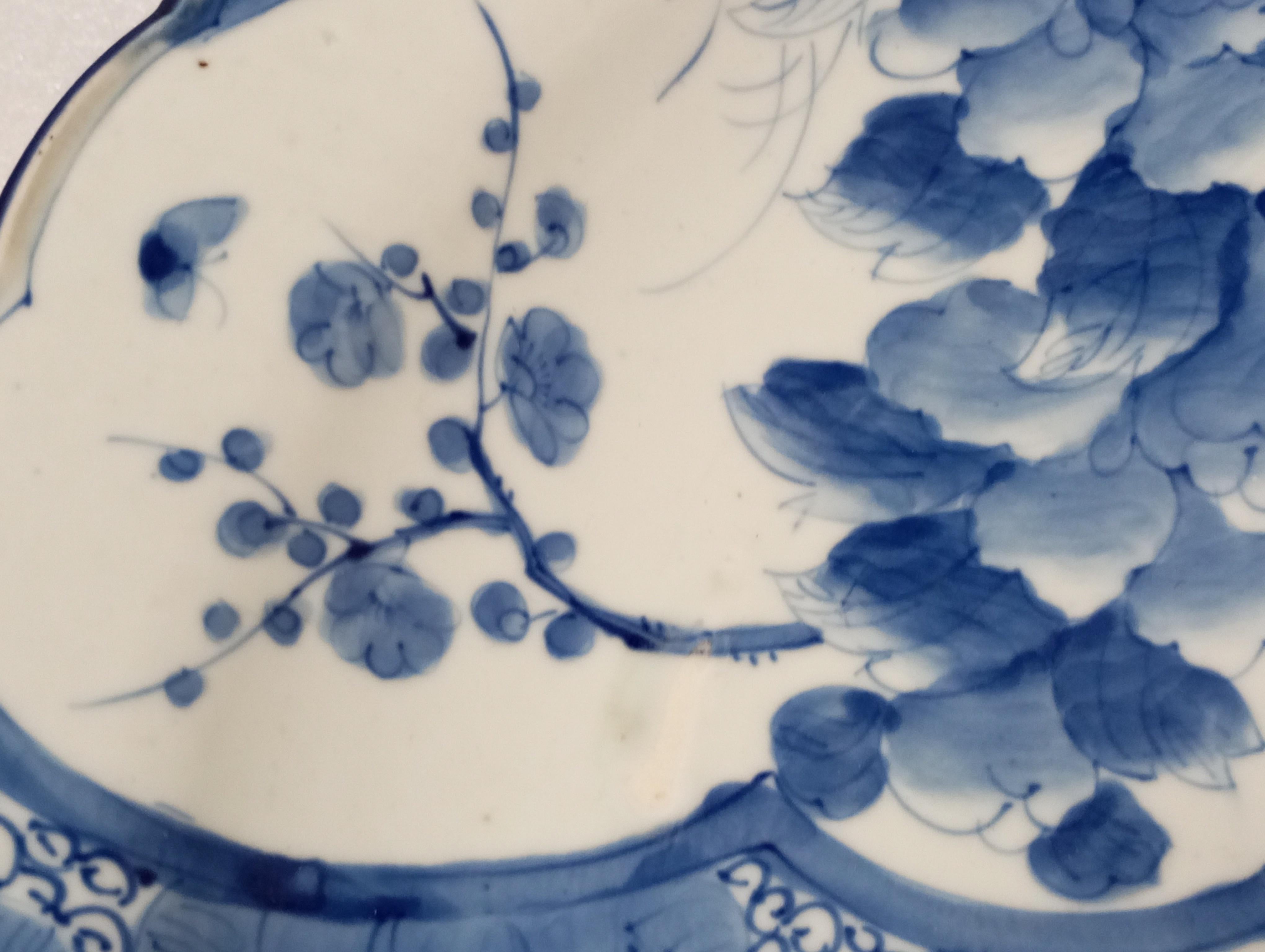 Large Japanese hand-painted ceramic dish  cm. 47. For Sale 7