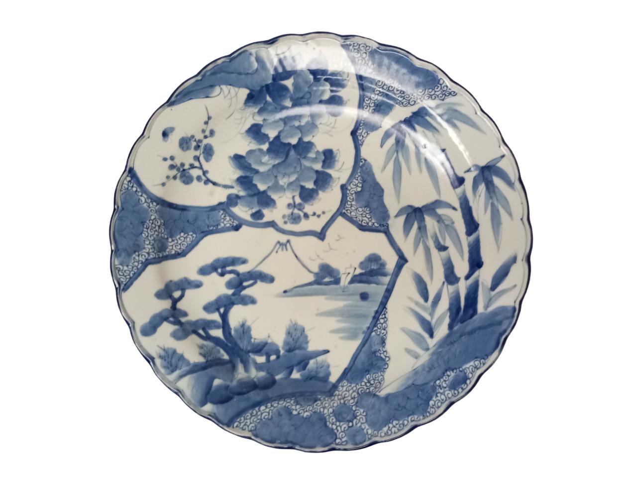 Large Japanese hand-painted ceramic dish  cm. 47. For Sale 3