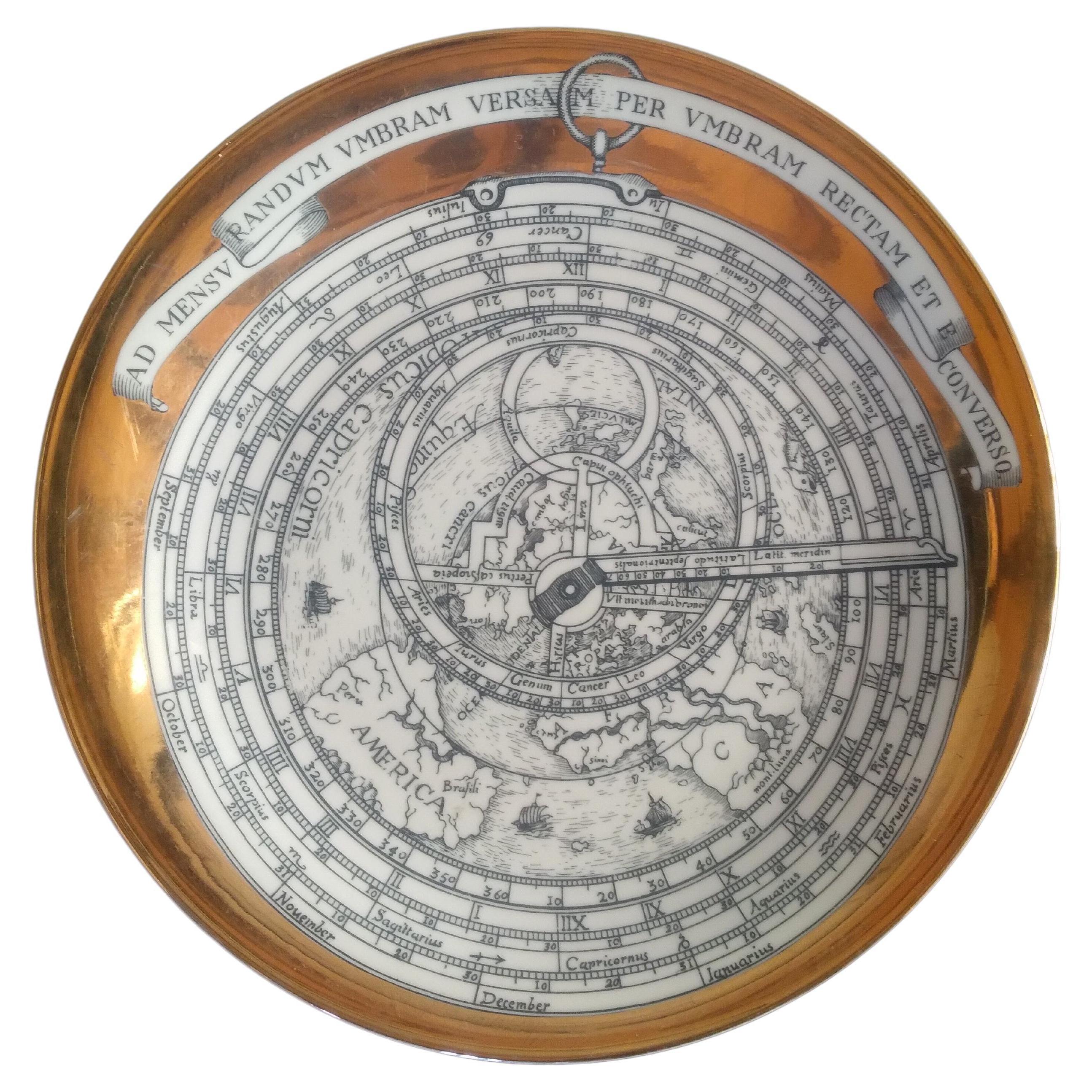 P.Fornasetti 1965 Plaque de la série Astrolabio en vente