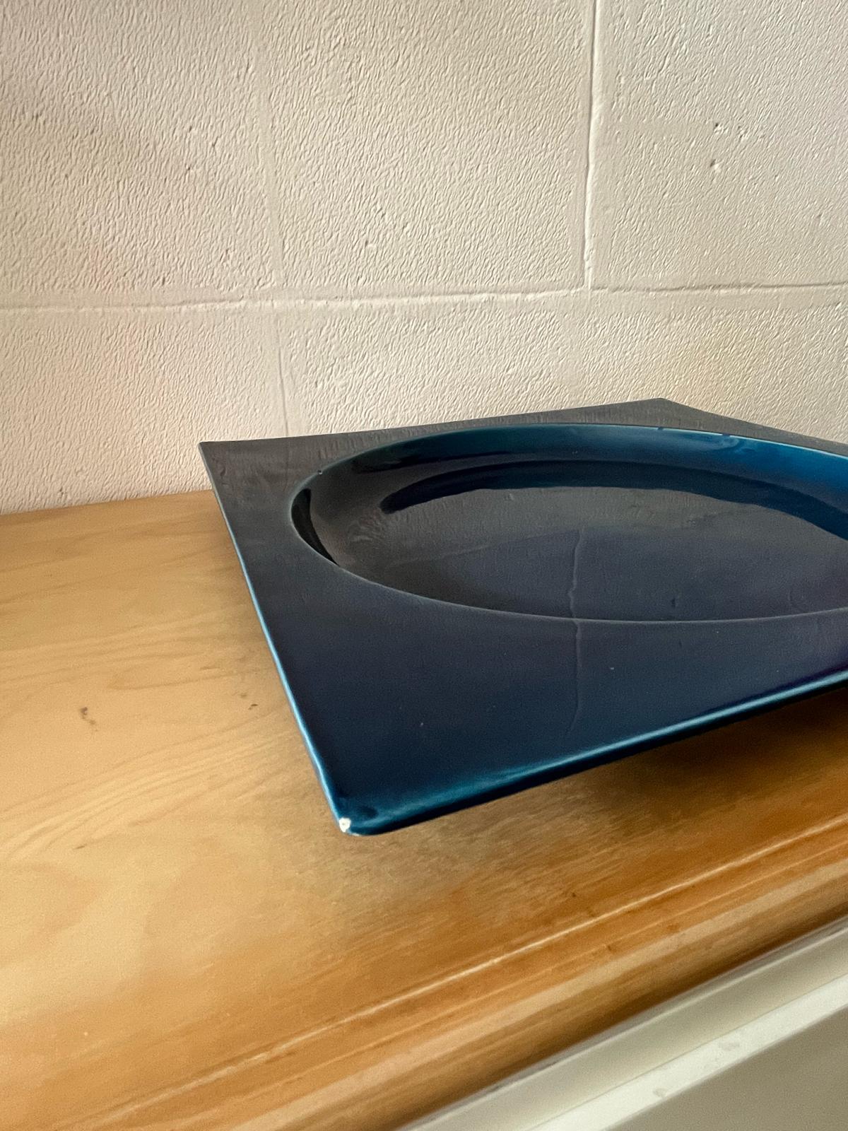 Fin du 20e siècle Piatto quadrato in ceramica smaltata blu, Italia, 1970s en vente