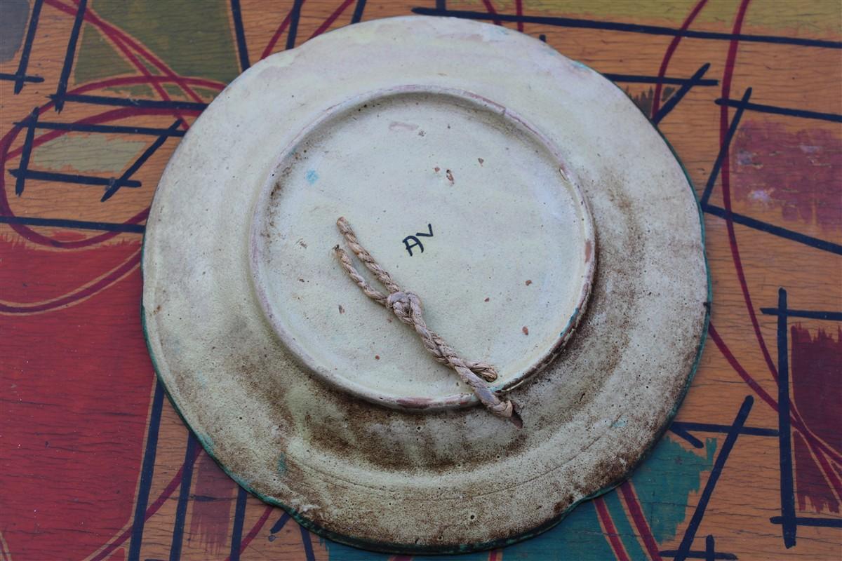 Plato redondo de Avallone Vietri con decoración central de los años 50 con velero Mid-20th Century en venta