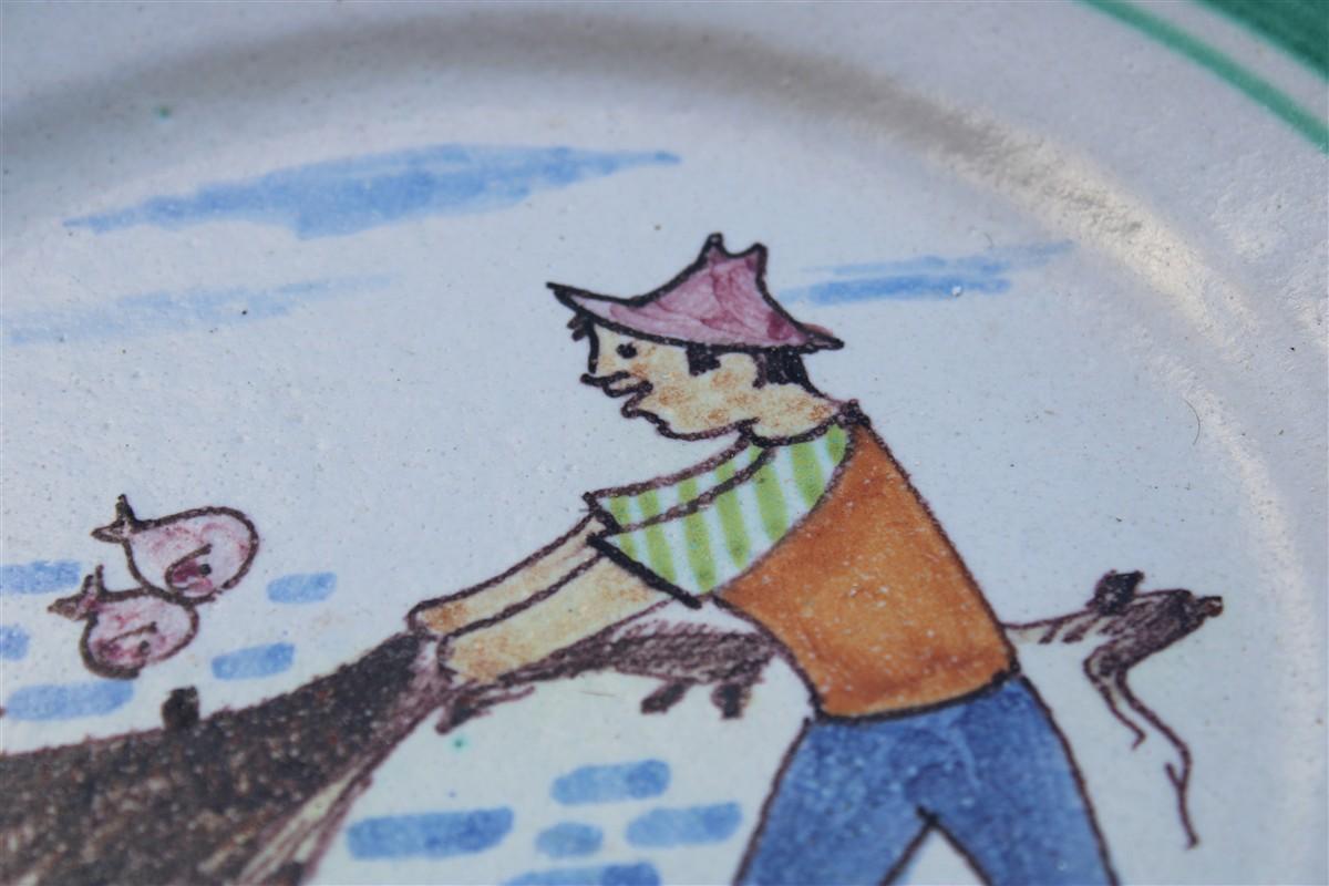 Italian Round Plate Vietri C.A.S.  1950 with fisherman figures Made in Italy For Sale