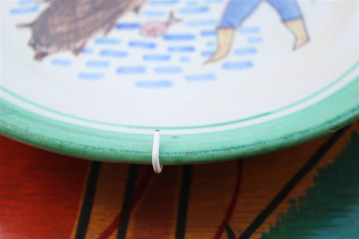 Mid-20th Century Round Plate Vietri C.A.S.  1950 with fisherman figures Made in Italy For Sale