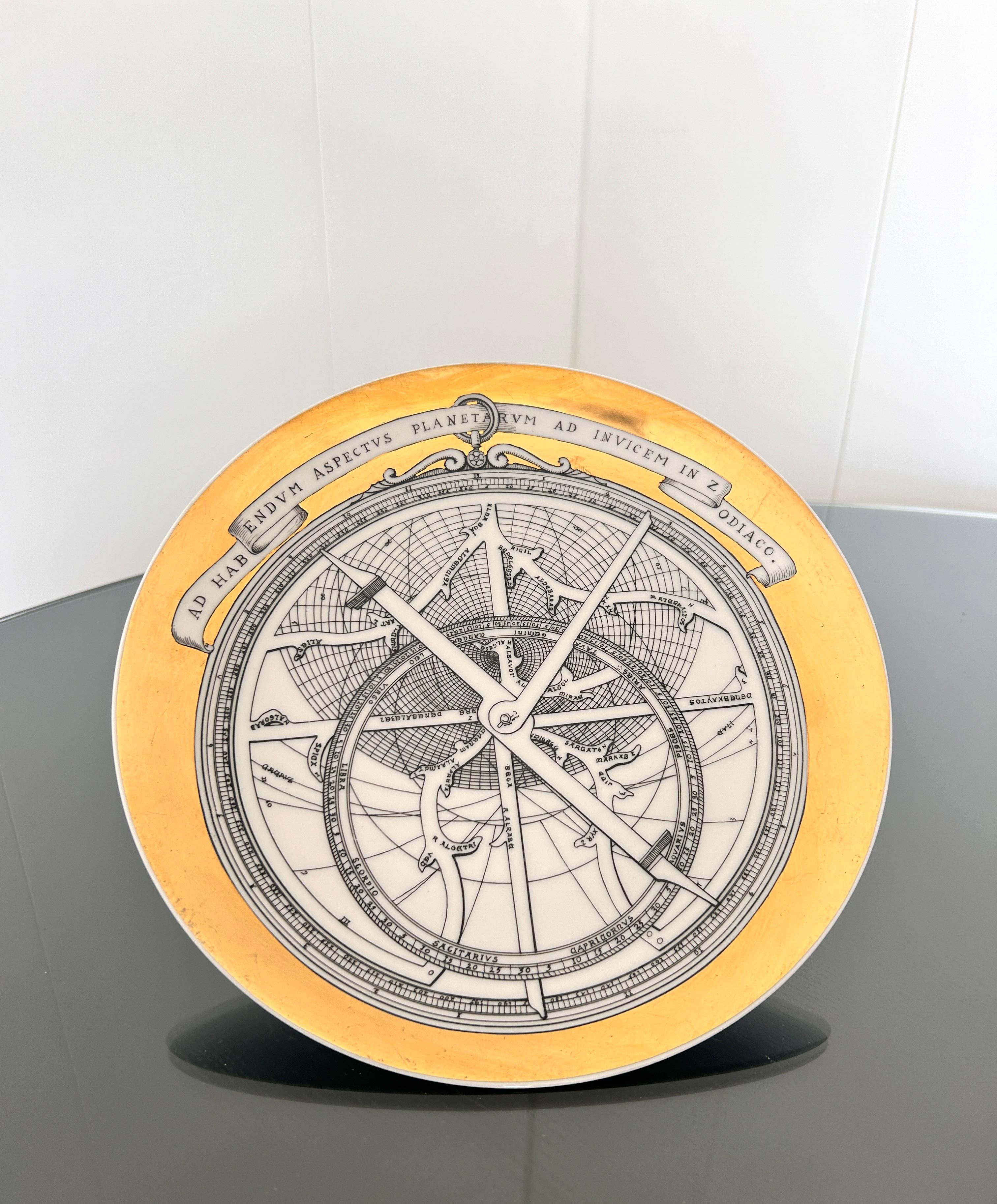 Piatto sériestrolabio, Piero Fornasetti, Fornasetti Milano, 1971 Bon état - En vente à Rivoli, IT