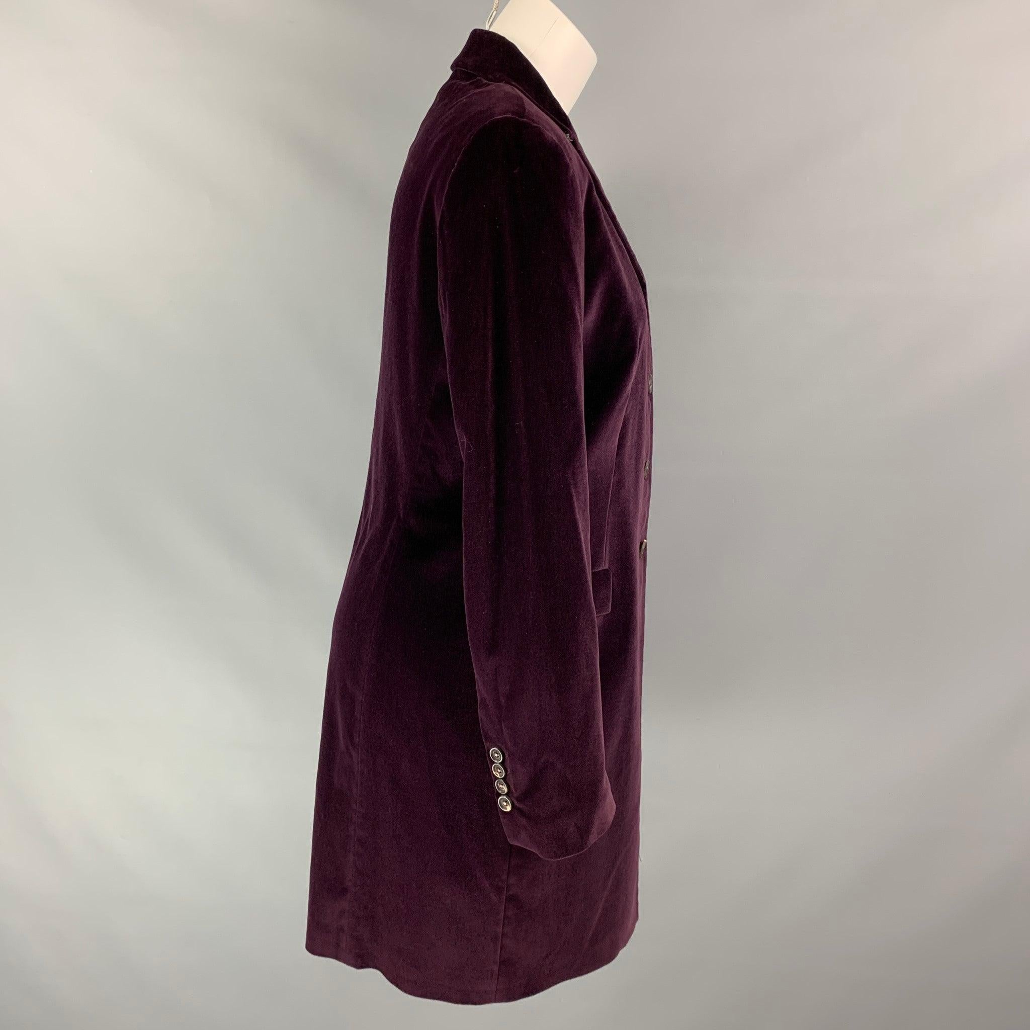 PIAZZA SEMPIONE coat in a purple cotton velvet with a full liner featuring a notch lapel, flap pockets, and a three button closure. Made in Italy.
Very Good
Pre-Owned Condition. 

Marked:   IT 44 

Measurements: 
 
Shoulder: 16 inches  Bust: 36