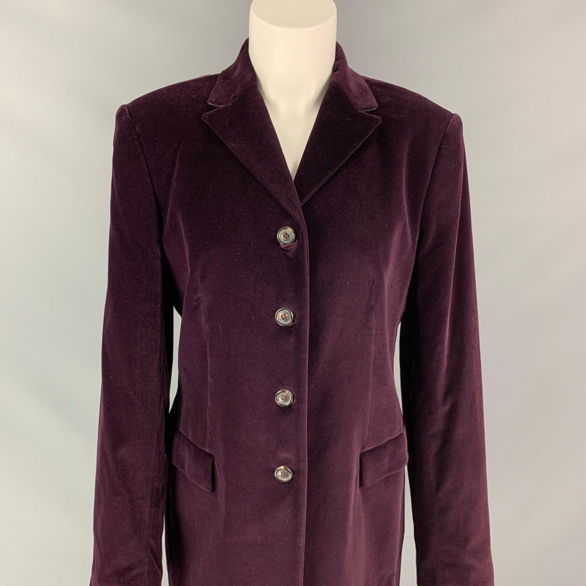 PIAZZA SEMPIONE coat comes in a purple cotton velvet with a full liner featuring a notch lapel, flap pockets, and a three button closure. Made in Italy.
Very Good
Pre-Owned Condition. 

Marked:  44 

Measurements: 
 
Shoulder: 16 inches Bust: 36