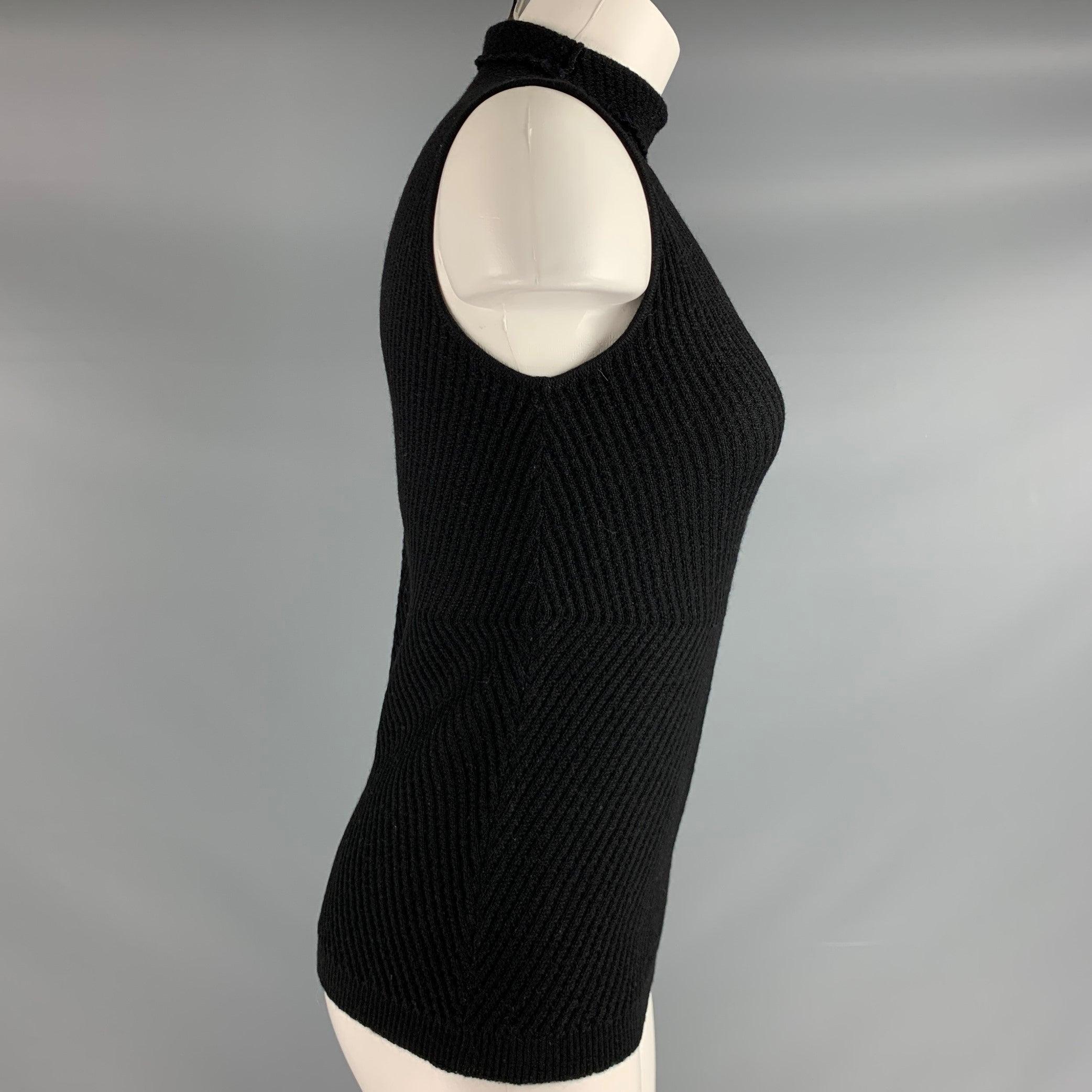 PIAZZA SEMPIONE top comes in a black knit chevron featuring a sleeveless style, and turtleneck. Made in Italy. Very Good Pre-Owned Condition. 

Marked:   M 

Measurements: 
 
Shoulder: 14 inches Bust: 32 inches Length: 23.5 inches  
  
  
 
Sui