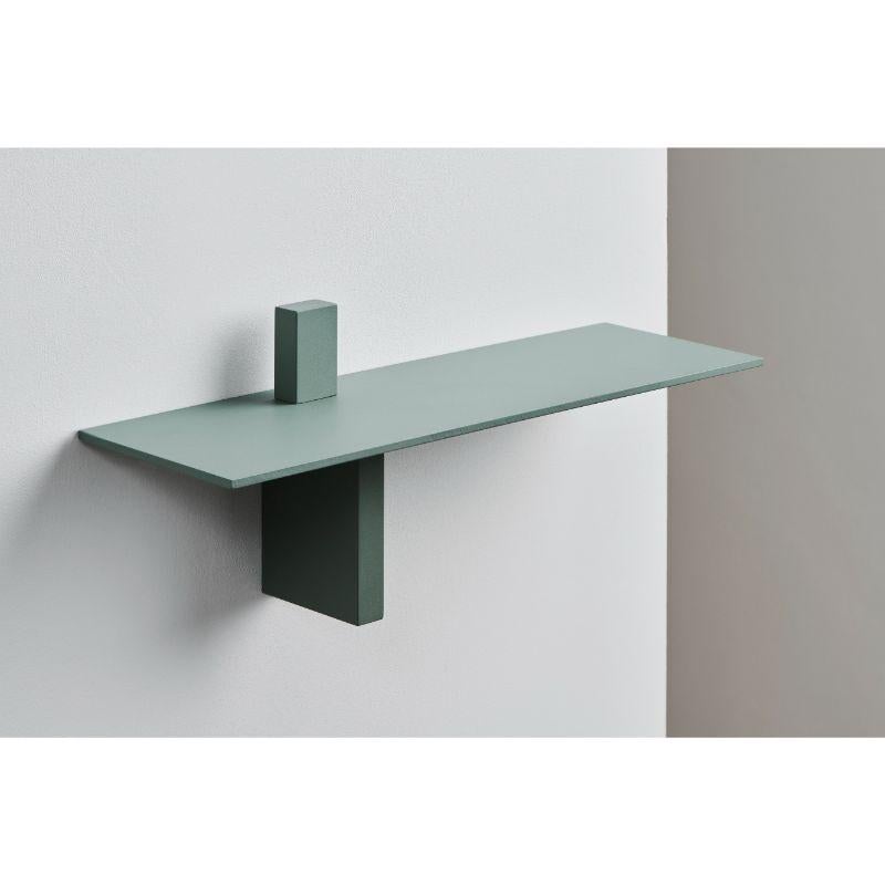 Piazzetta shelf, cement grey by Atelier Ferraro
Dimensions: L 33 x W 10 x H 14 cm
Materials: recycled aluminium

Also available: light grey and pebble grey colors.


