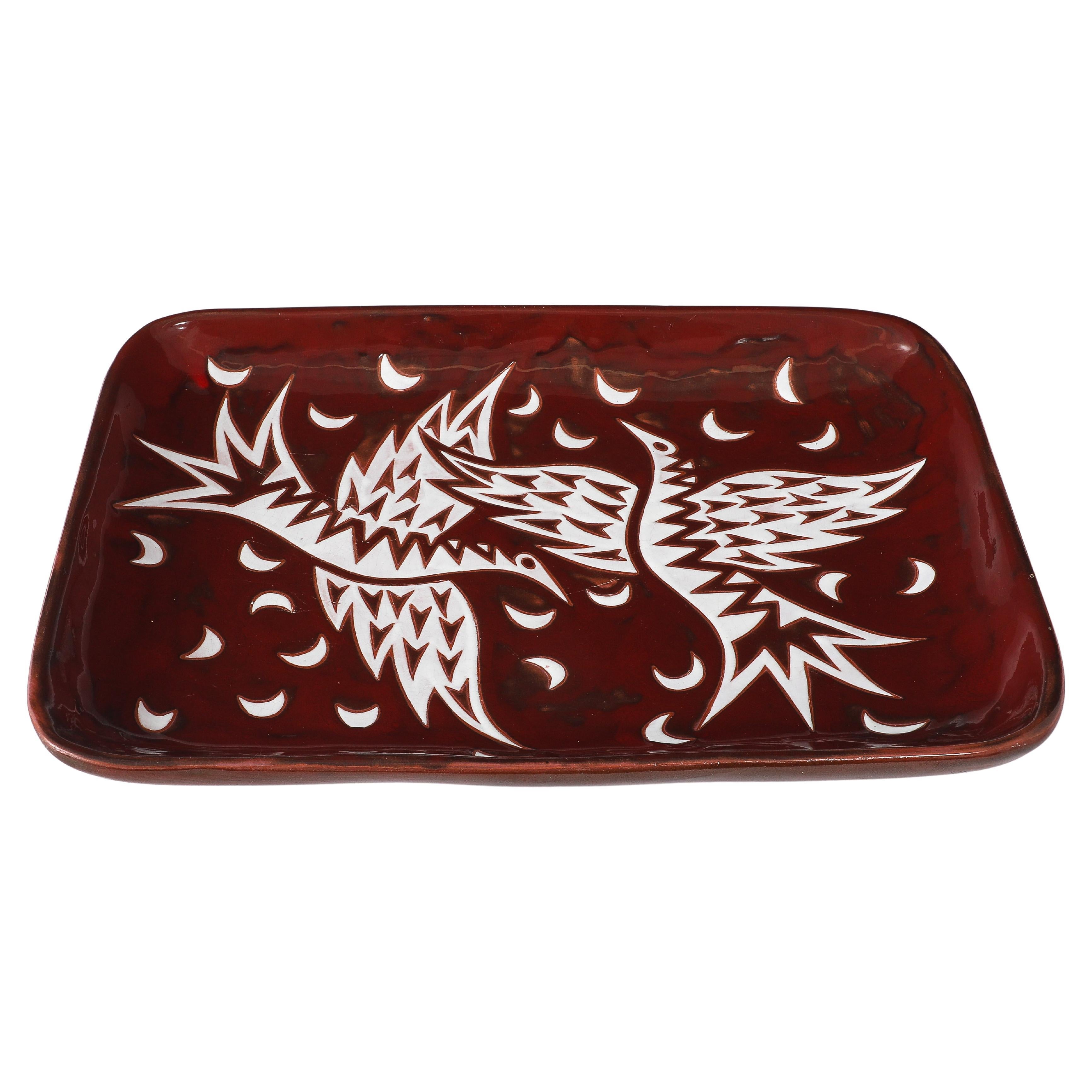 Picart Le Doux “Birds” Deep red Charger, France 1950
s en venta