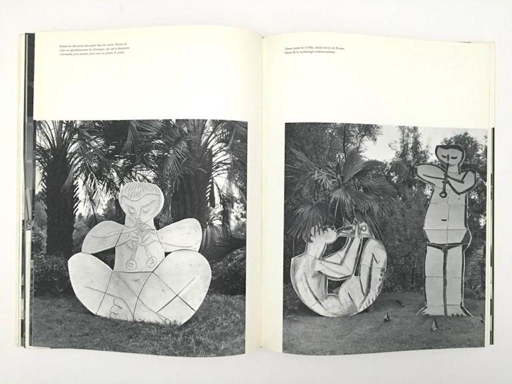 Picasso à L'oeuvre – Photographs by Edward Quinn 1965 Book In Good Condition For Sale In London, GB