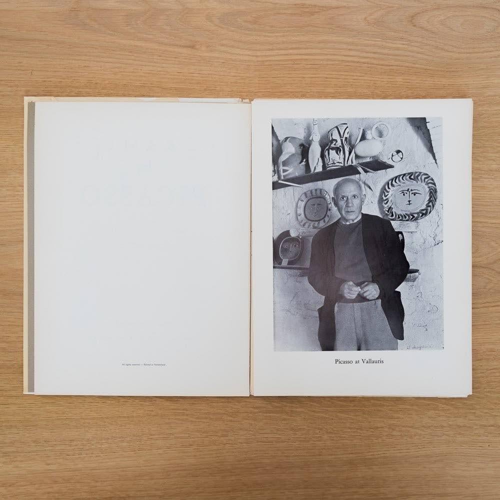 Suisse Livre portfolio des plaques en céramique de Picasso  en vente