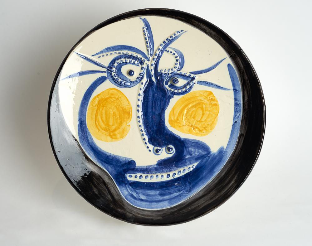 Round dish 