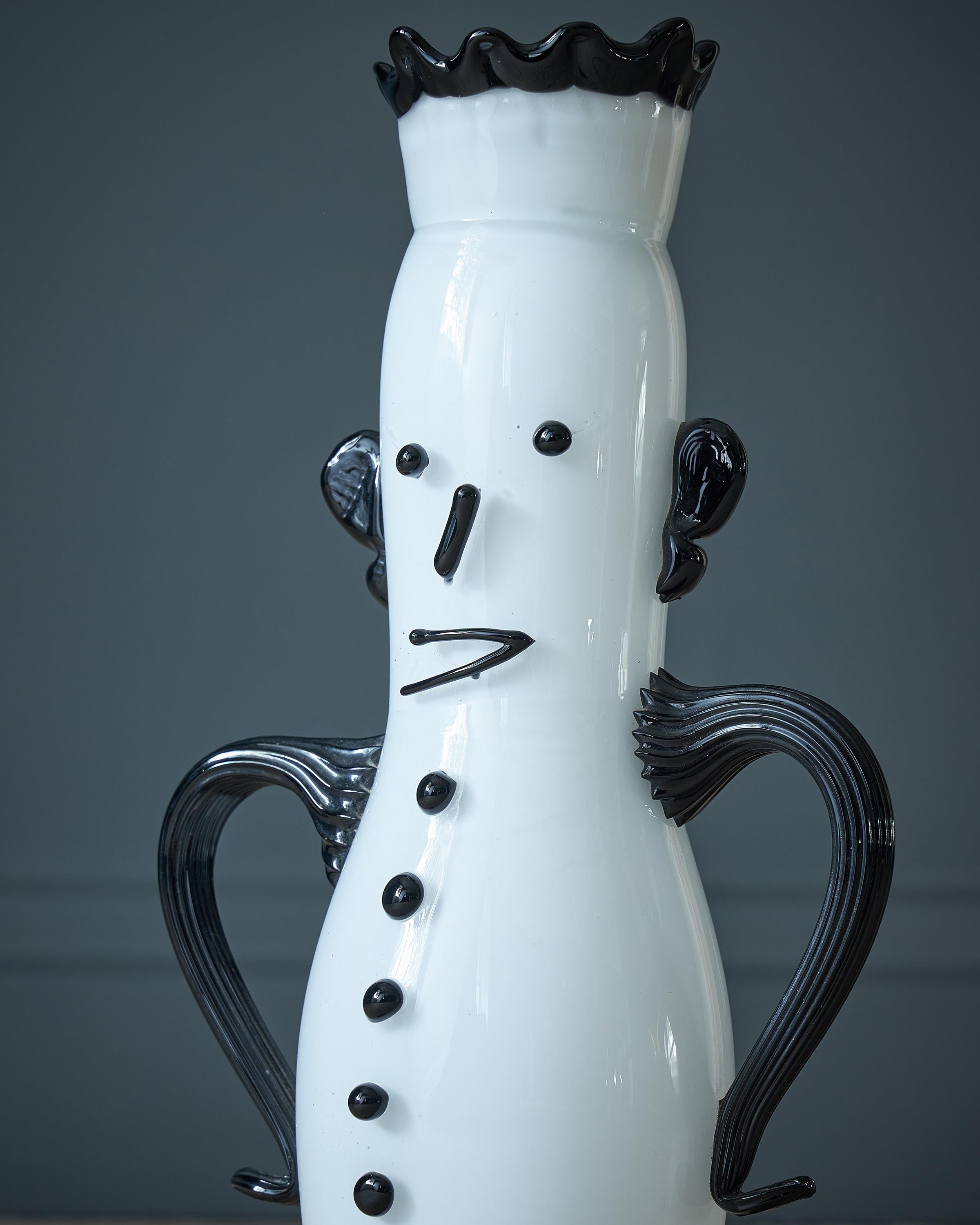Le porteur d'eau, un vase figuratif en verre conçu par Pablo Picasso, par Aldo Bon Excellent état - En vente à Petworth, West Sussex