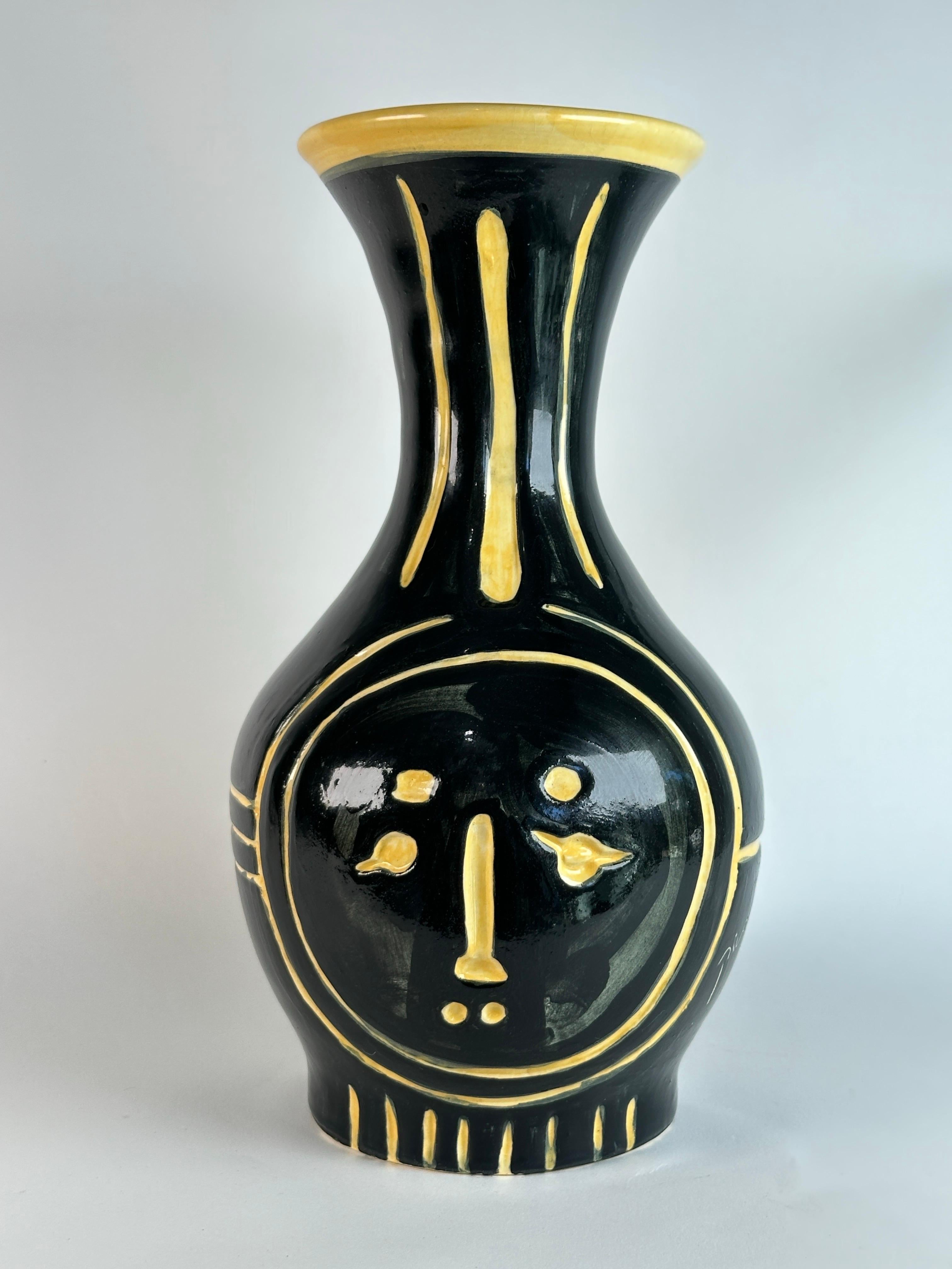 XX secolo Vaso in ceramica Picasso, edizione timbrata da Padilla in vendita