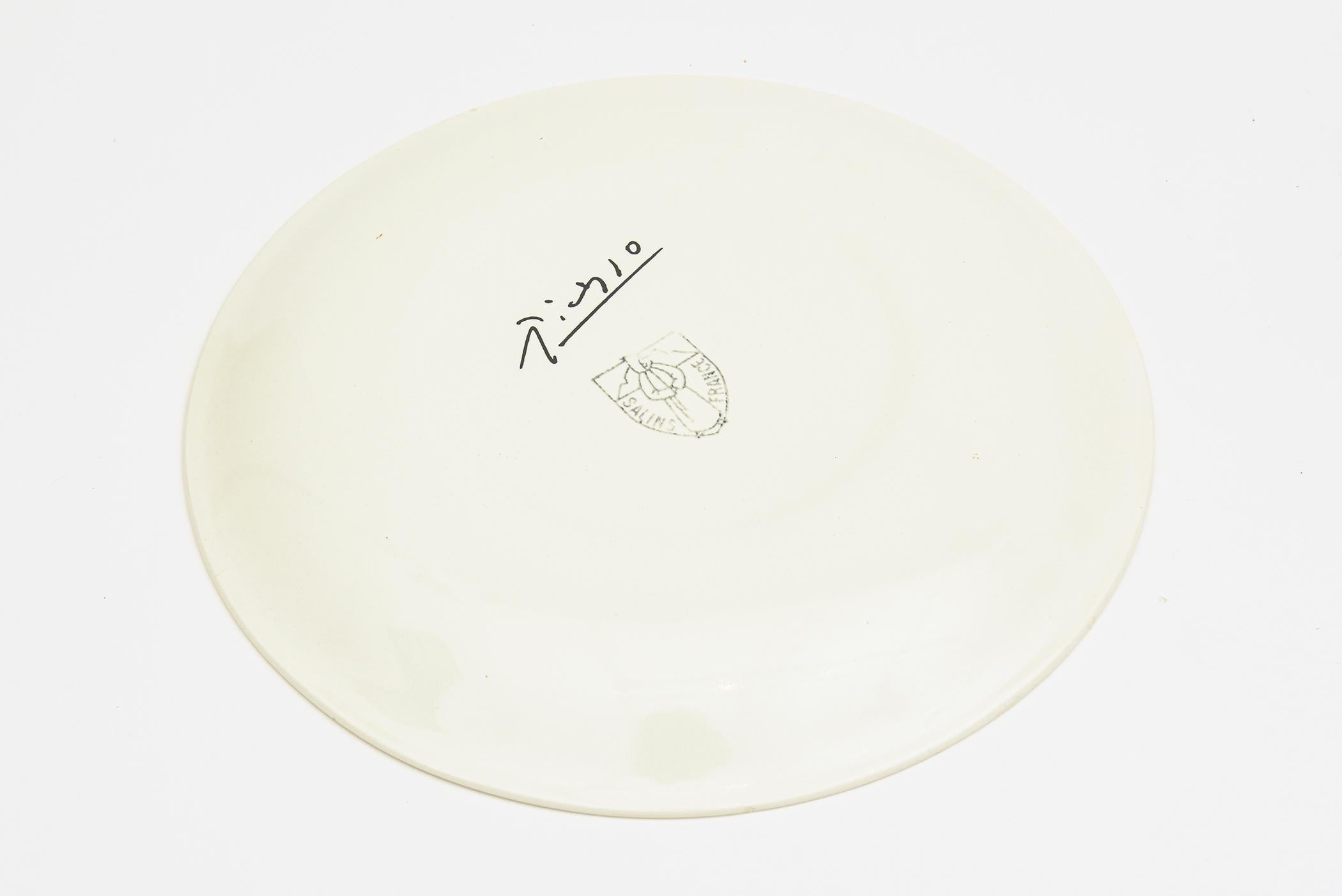 Porcelaine Assiette en porcelaine signée par Picasso représentant un hibou - Modernité de milieu de siècle