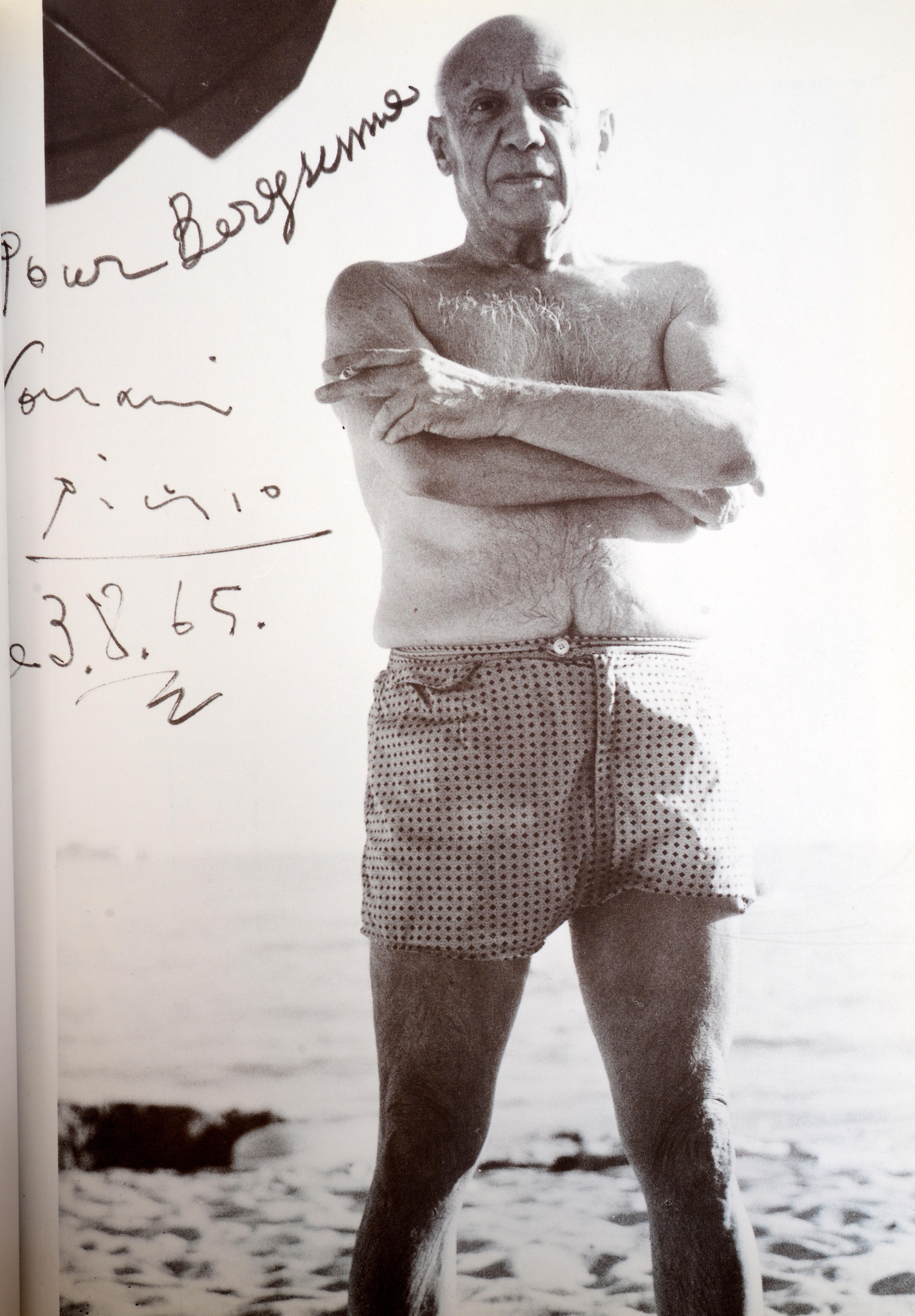 Picasso Und Seine Zeit: Die by Sammlung Berggruen. Published by Berlin: Ars Nicolai, 1996. 1st Ed softcover. The catalog from The Museum Berggruen which owes its name and genesis to the art dealer and collector Heinz Berggruen (1914-2007). Over a