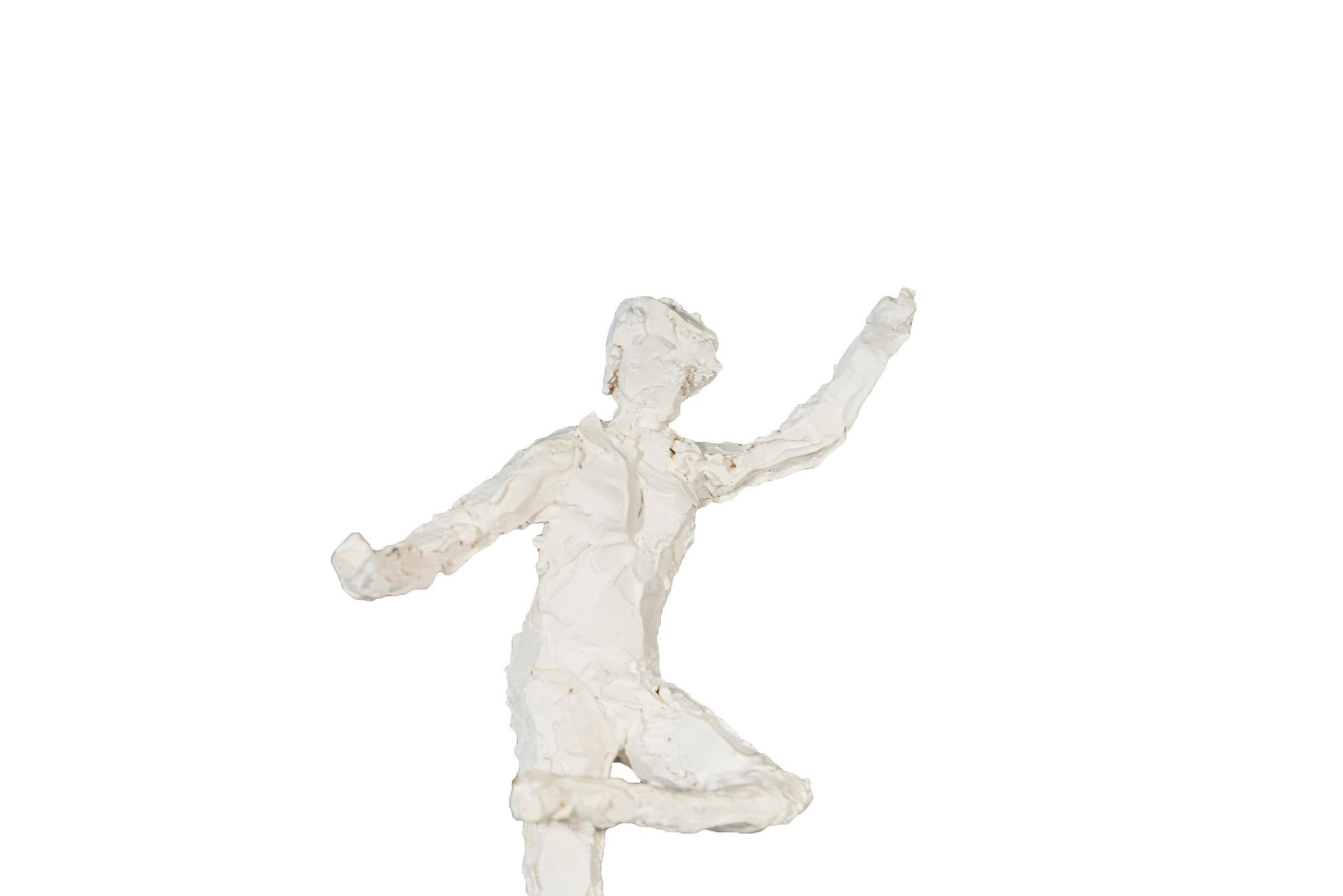 Picasta,
Luster with six lights,
Plaster on iron frame,
France, circa 2010.

Measures: Height 138 cm, width 135 cm, depth 60 cm.